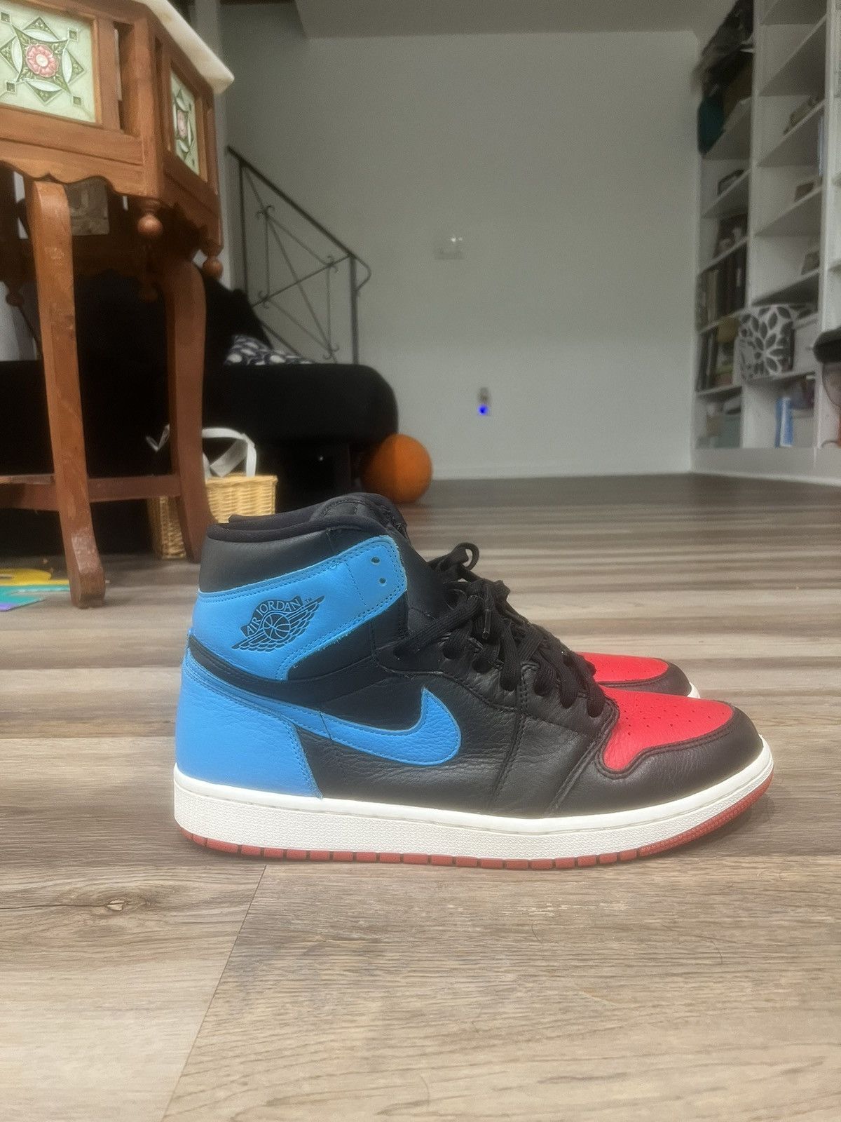 Jordan Brand NC to CHI Jordan 1 High Size US 11.5 / EU 44-45 - 2 Thumbnail
