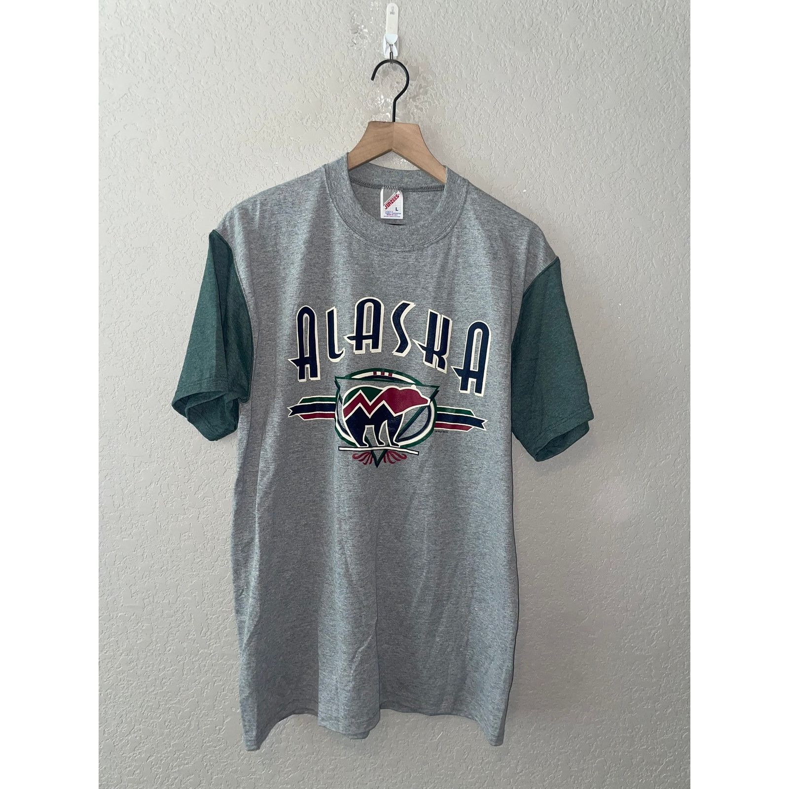 Jerzees Vintage Alaska Shirt Bear Gray Graphic Tee VTG 1990s 90s L Size US L / EU 52-54 / 3 - 1 Thumbnail