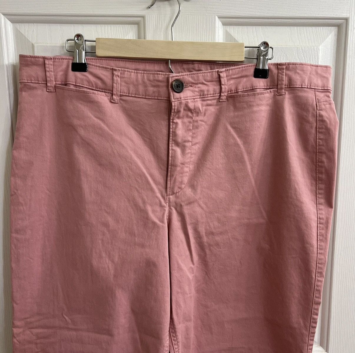 Old Navy Old Navy 16 Pink High Rise Cropped Stretch Chino Pants Size 38" / US 16 / IT 52 - 2 Thumbnail