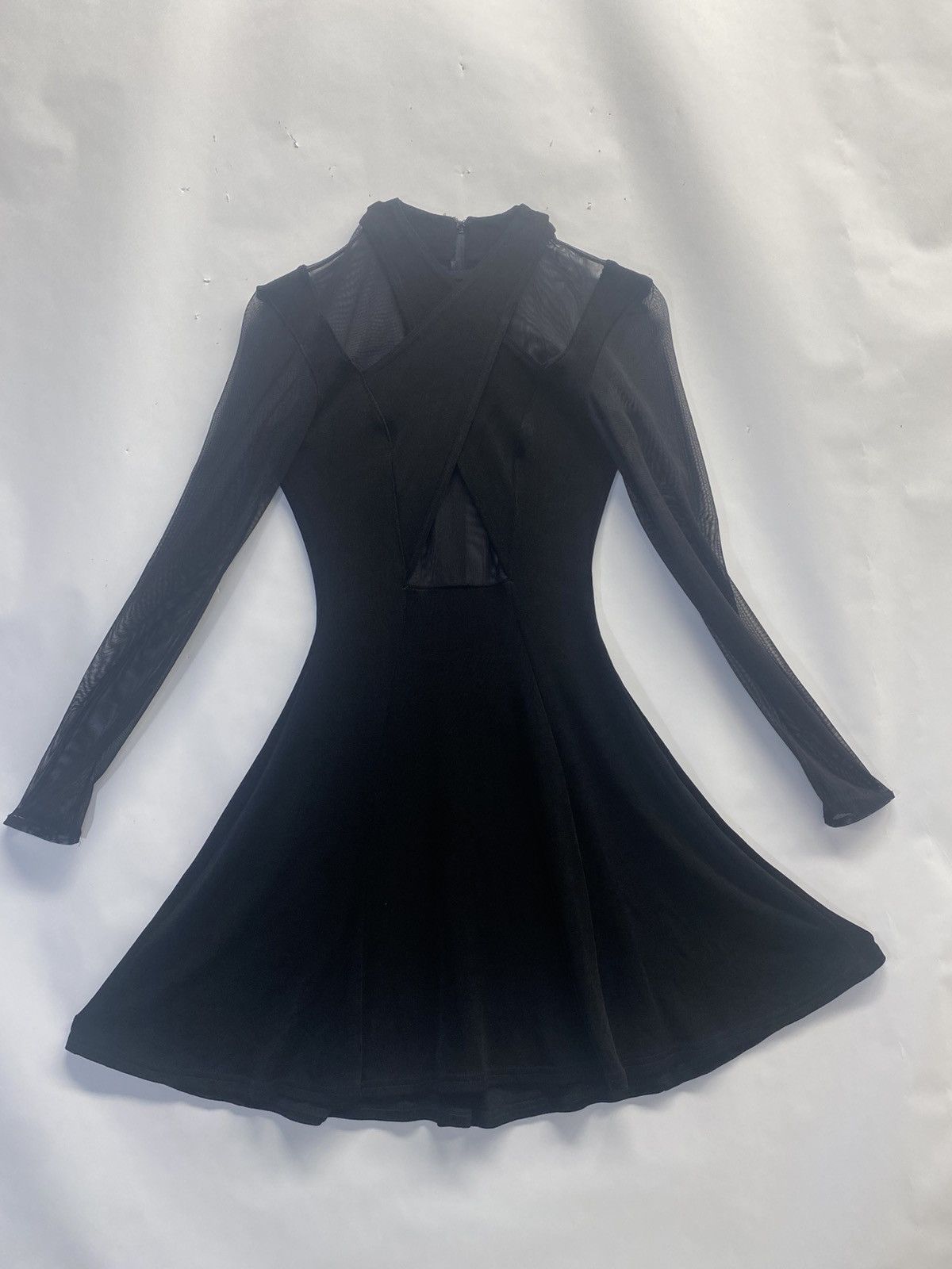 Tadashi Shoji Vintage Tadashi Black Mesh Long Sleeve Jersey Dress Size XS / US 0-2 / IT 36-38 - 1 Thumbnail