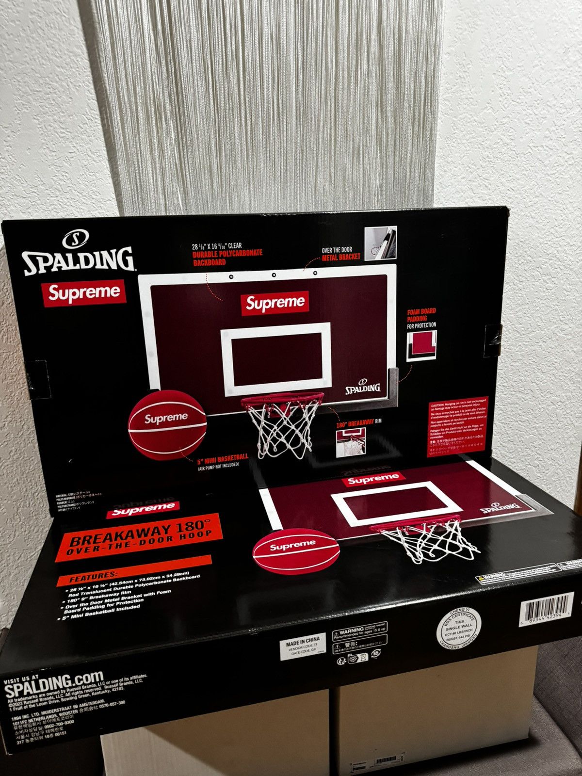 SUPREME®/SPALDING® MINI BASKETBALL HOOP