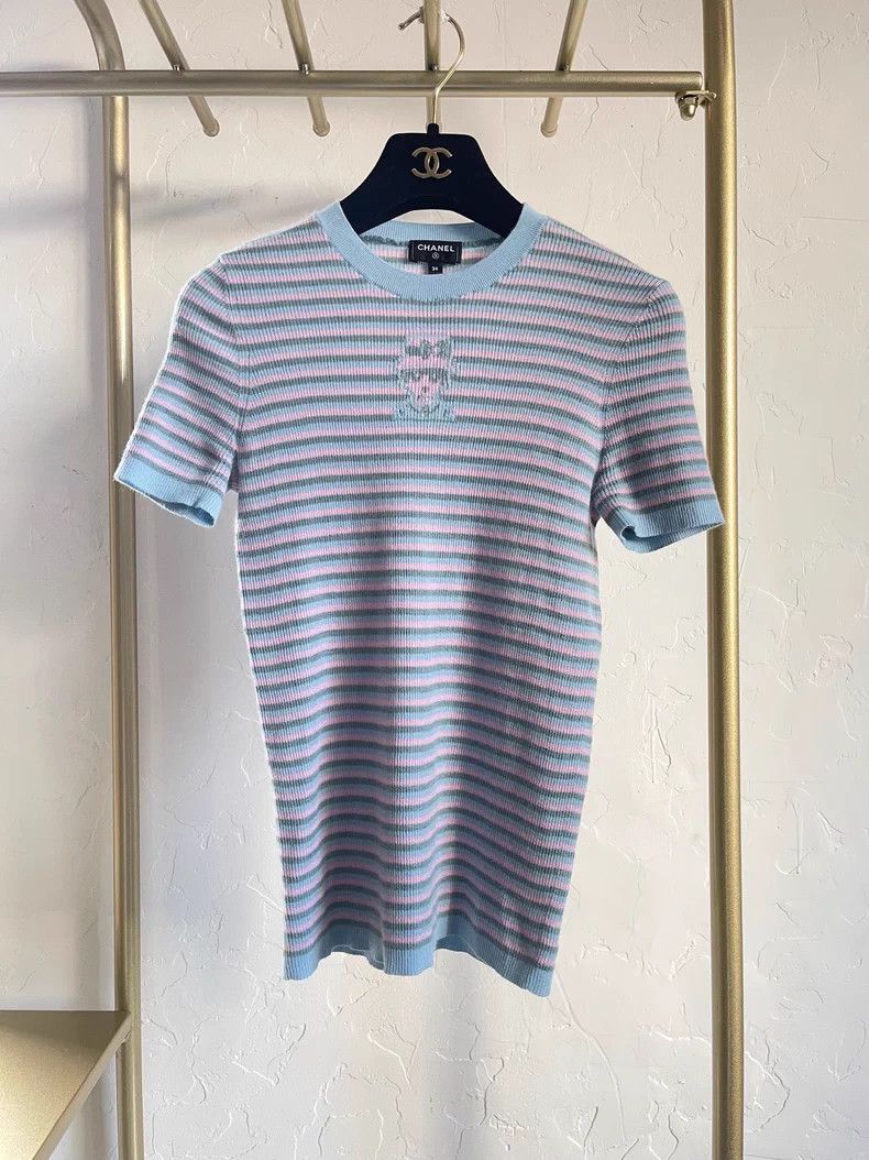 Chanel Chanel 25b Chanel Women's Blue and Pink Short Sleeves Size XS / US 0-2 / IT 36-38 - 1 Thumbnail