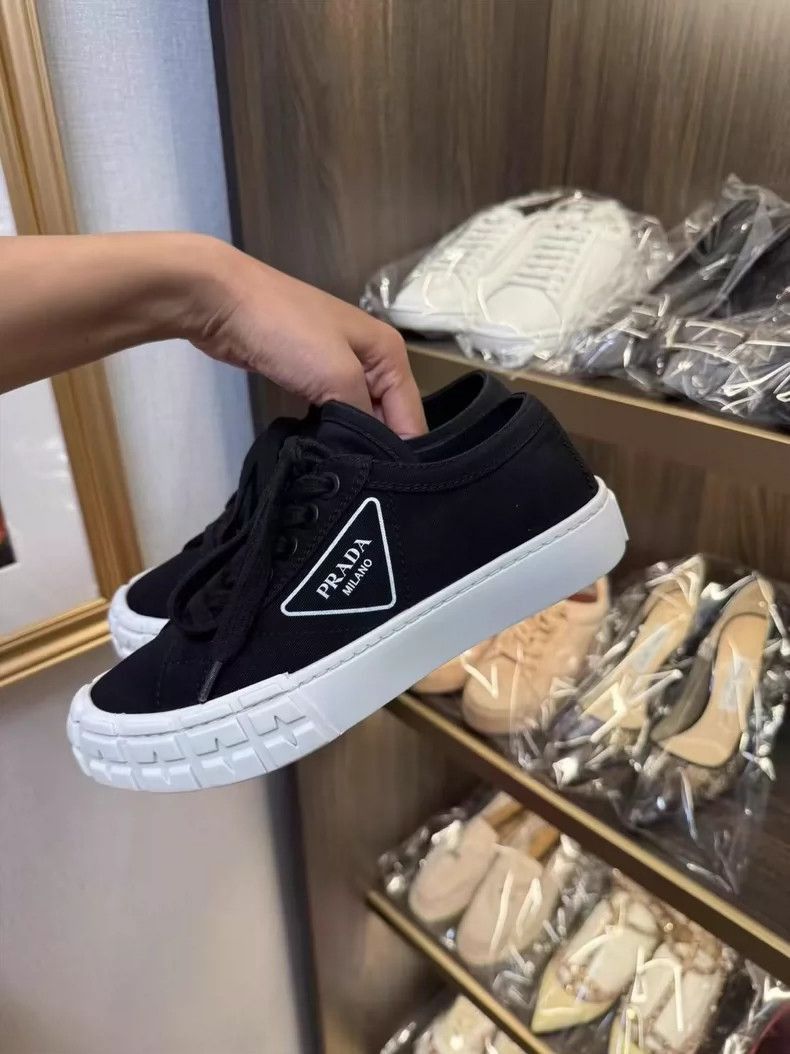 Prada Prada Sneakers in Size 36 for Sale-2506 Size US 6 / IT 36 - 3 Thumbnail