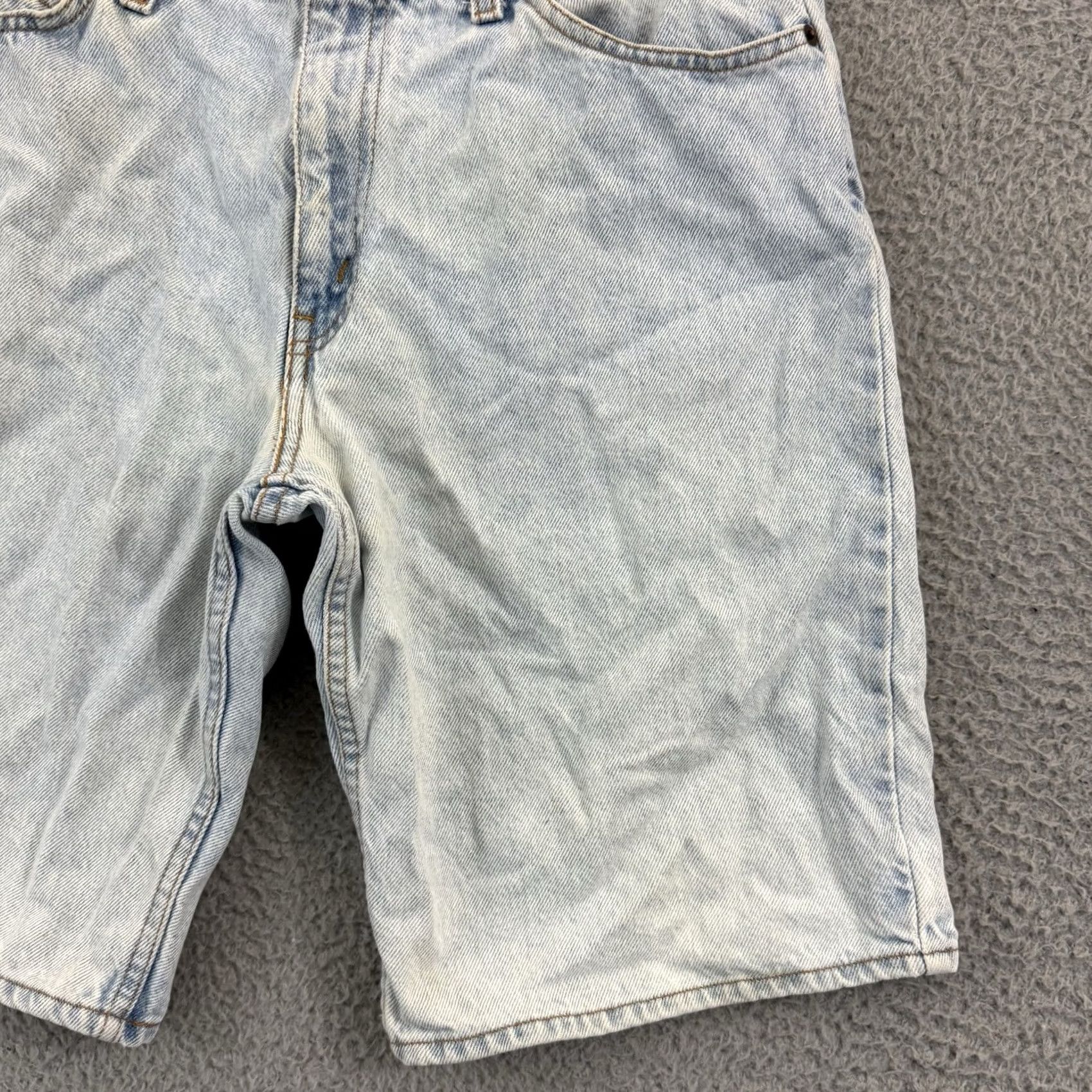 Levi's VINTAGE Levi’s 550 Shorts Men’s 30 Denim Blue Stone Wash Zipper Pocket 10” 90s USA Jeans Mens Size US 30 / EU 46 - 2 Thumbnail