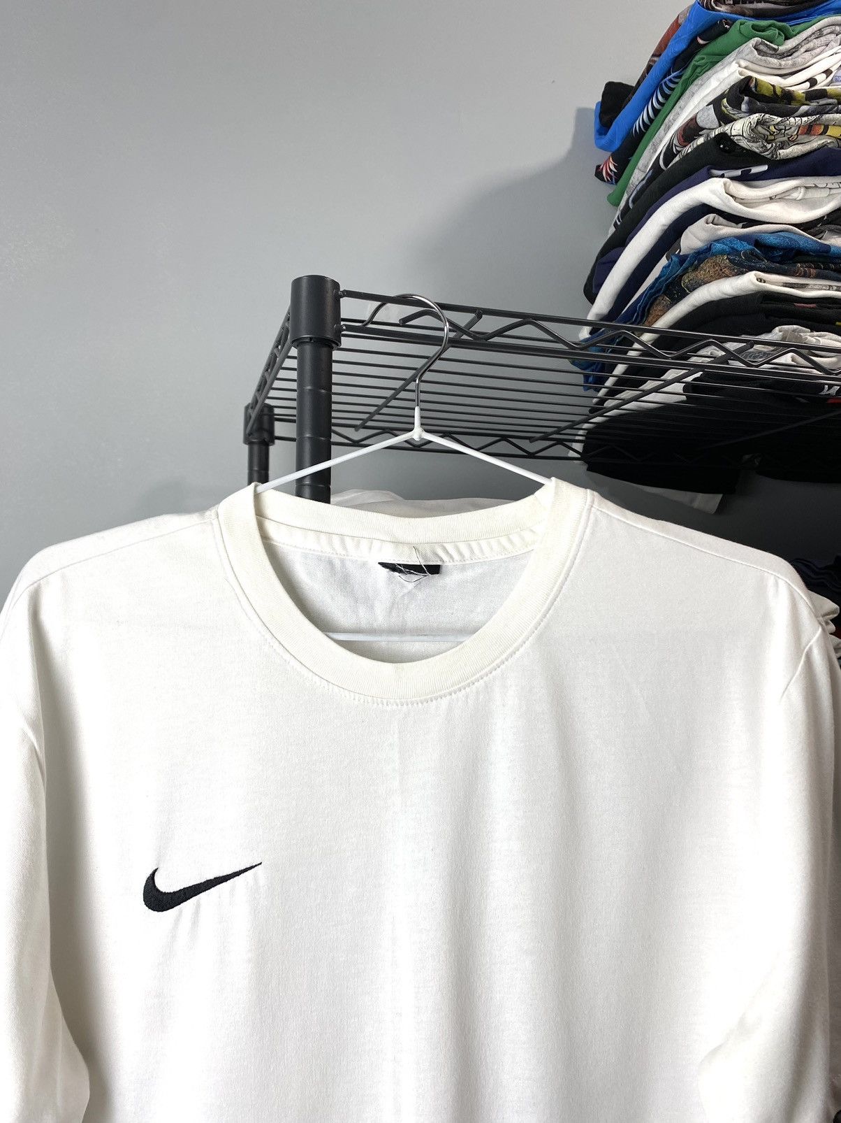 Nike Vintage Nike T Shirt Embroidered Swoosh Size US M / EU 48-50 / 2 - 2 Thumbnail