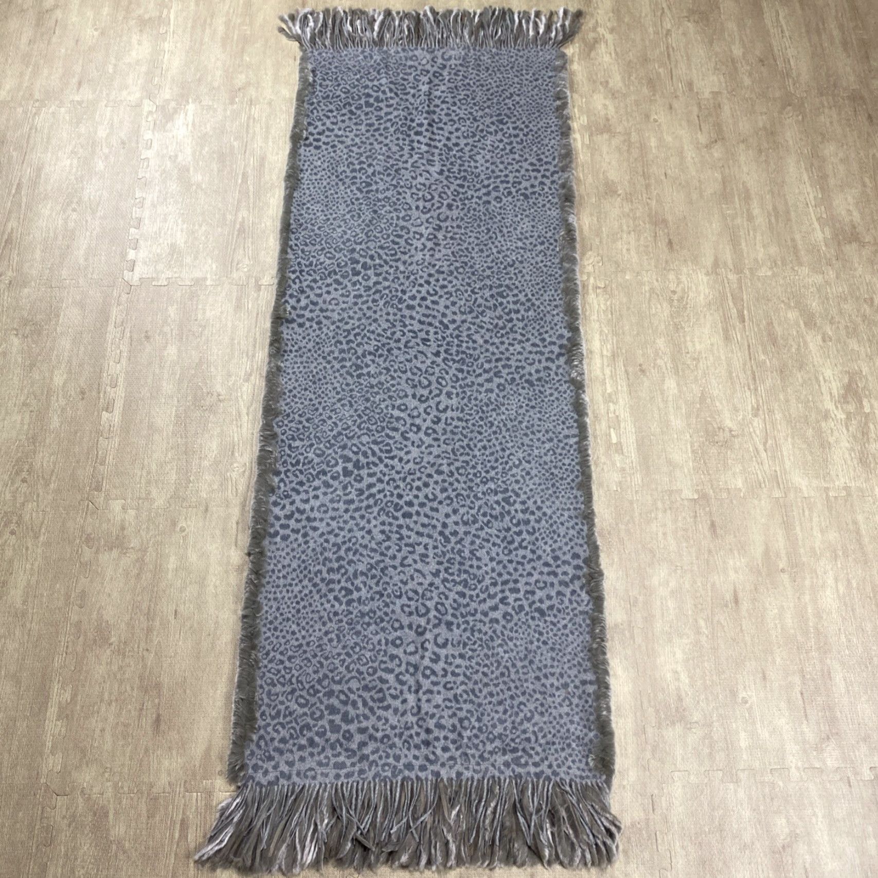 Vintage VINTAGE Cedrics SHAWL/Wrap Scarf 68X35 Gray Cashmere Rabbit Fur Paisley/Leopard Multifunctional Fringe Reversible LARGE Womens MenThen? Size ONE SIZE - 5 Thumbnail