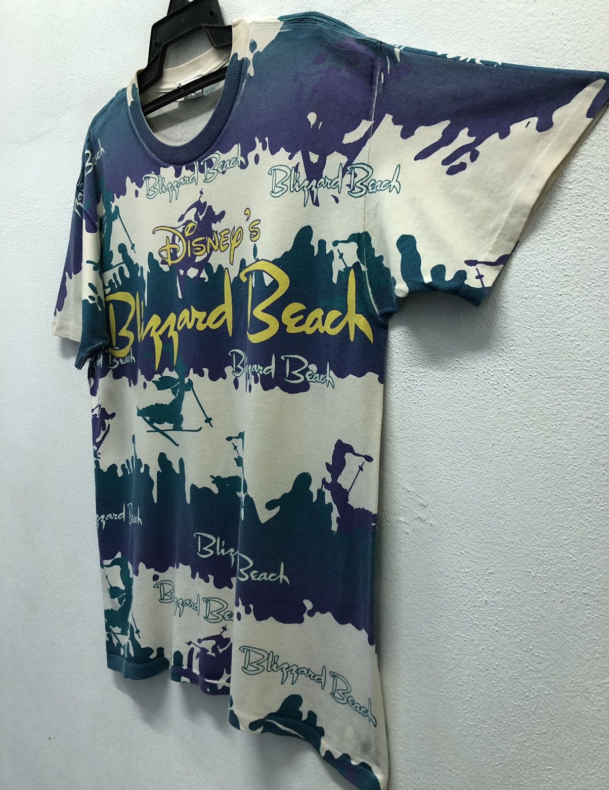 Disney Vintage Walt Disney World Blizzard Beach Made In Usa T-Shirt Size US L / EU 52-54 / 3 - 5 Thumbnail