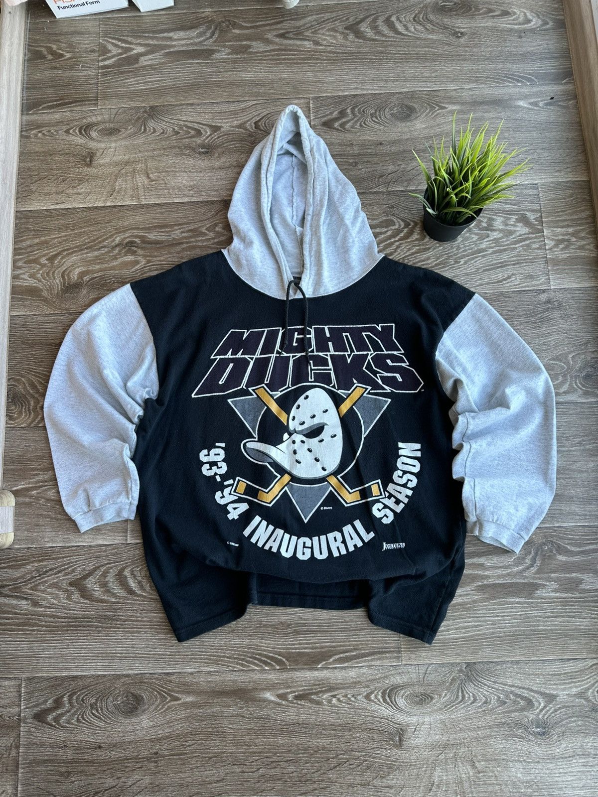 NHL 🔥 1993 MIGHTY DUCKS NHL Logo Team Hoodie Sweatshirt Movie Size US M / EU 48-50 / 2 - 1 Thumbnail