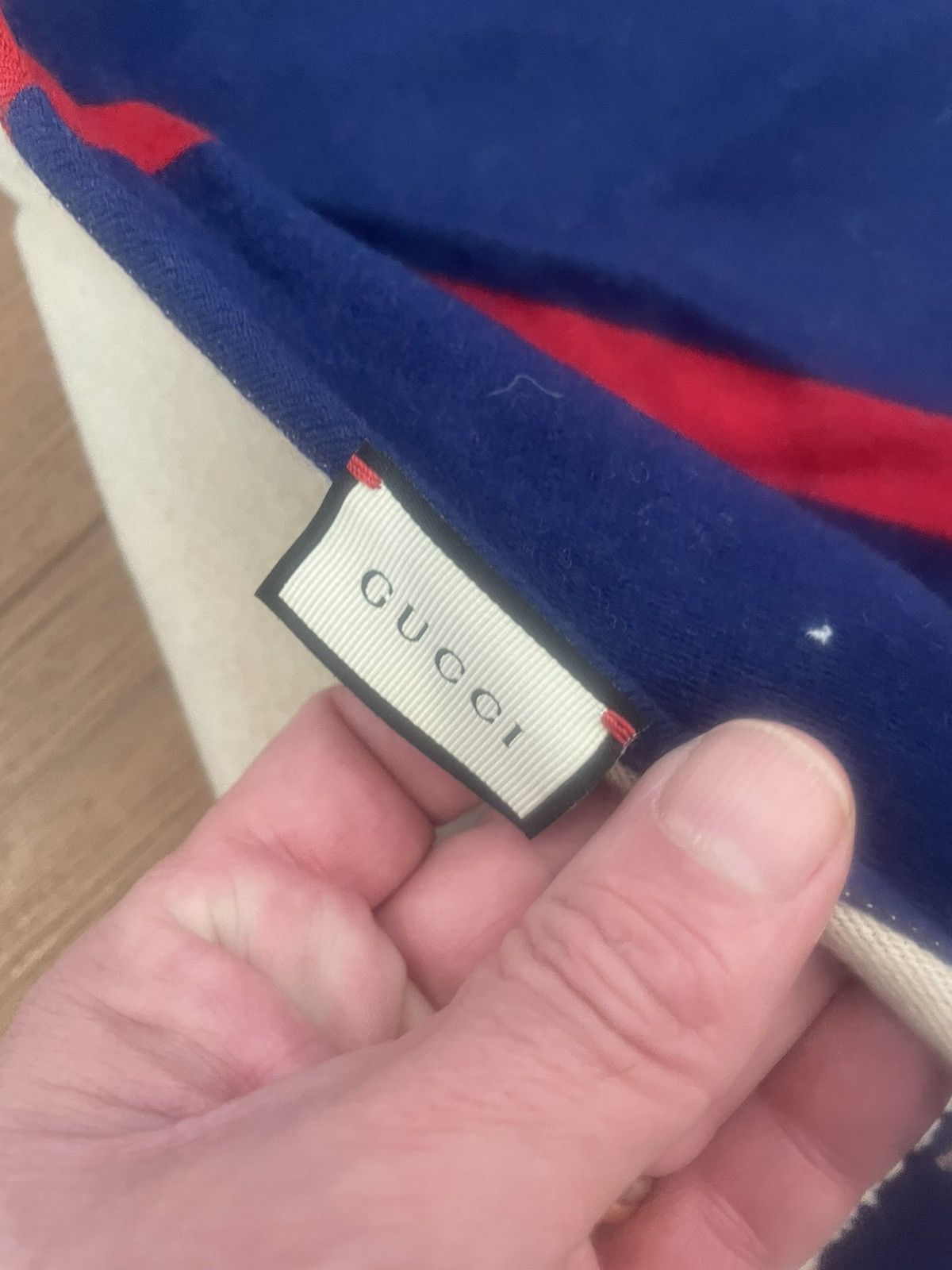 6’ Gucci scarf