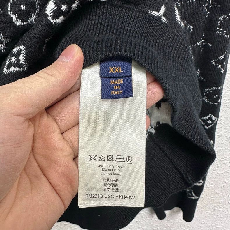 Louis Vuitton Louis Vuitton Black and white gradient LOGO knit pullover Size US XXL / EU 58 / 5 - 4 Thumbnail