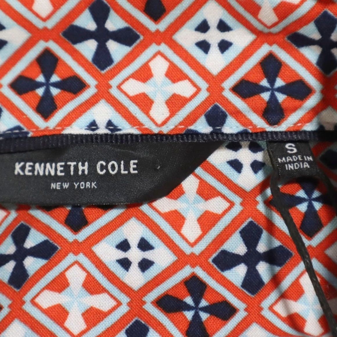 Kenneth Cole Kenneth Cole Red Geometric Button Up Shirt Mens S Rayon Geometric Button Up Shirt Red Mens S Size US S / EU 44-46 / 1 - 5 Thumbnail