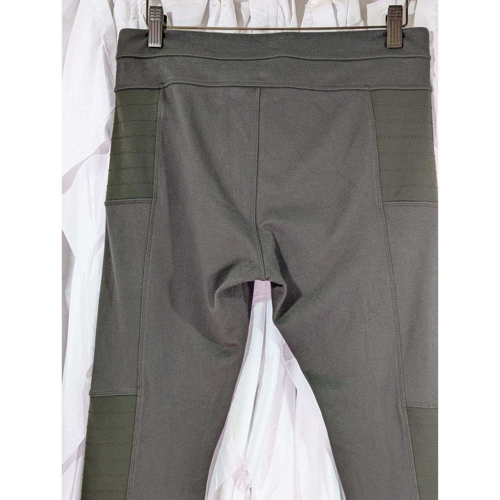 Athleta Athleta Trailsetter Motto Motion Pants Olive Green Biker 8 Size 31" - 9 Thumbnail