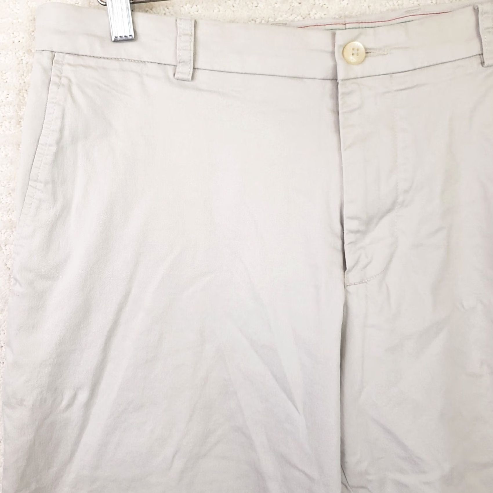 Southern Tide Southern Tide Shorts Classic Fit Beige Cream Intracoastal Water Way 36x9 Mens Size US 36 / EU 52 - 2 Thumbnail