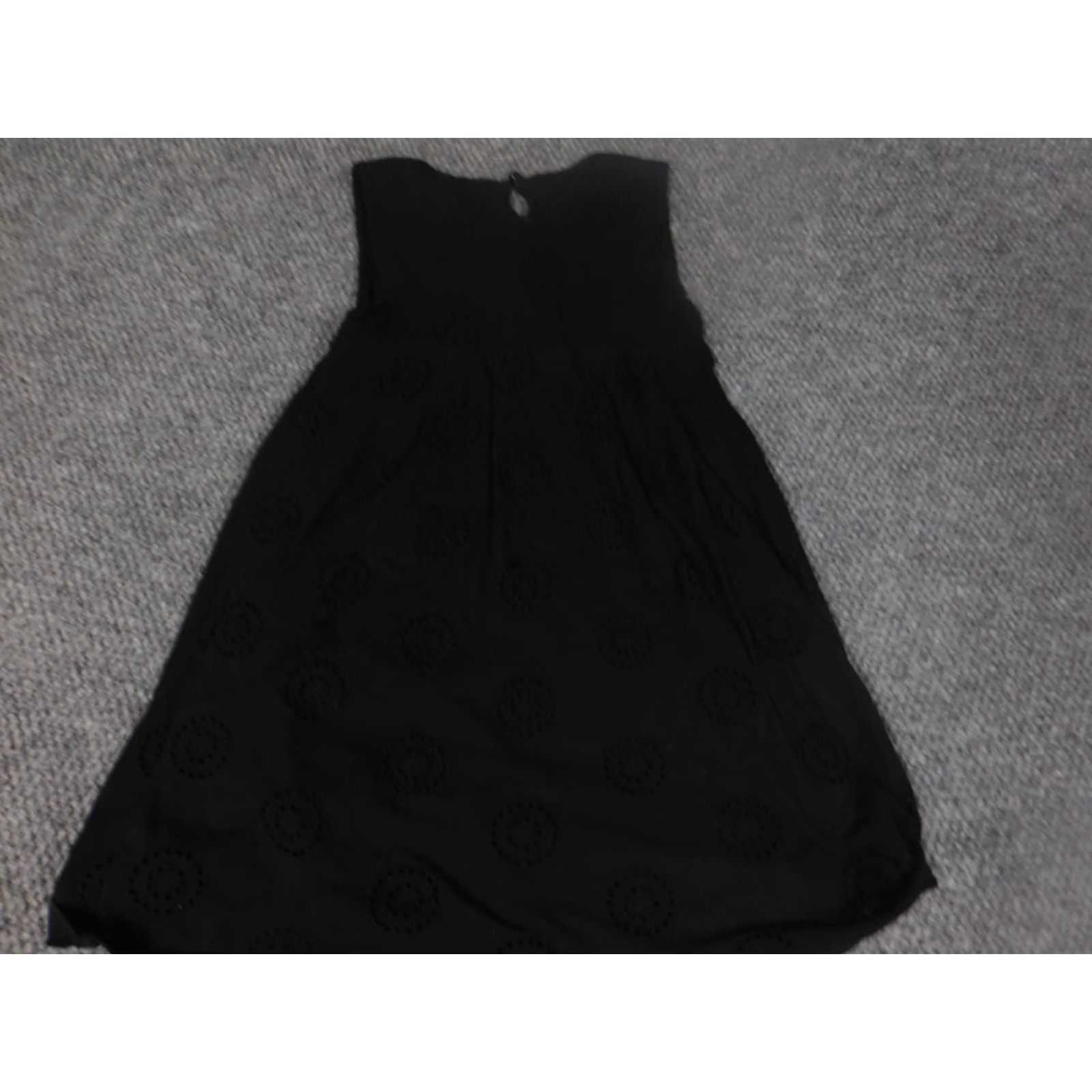 Vintage Ella Moss Blouse Womens Small Black Pullover Stretch Casual Sleeveless Collared Button Polyester Rayon Regular Knit/Narrow (S) Ladies Shirt Size S / US 4 / IT 40 - 5 Thumbnail