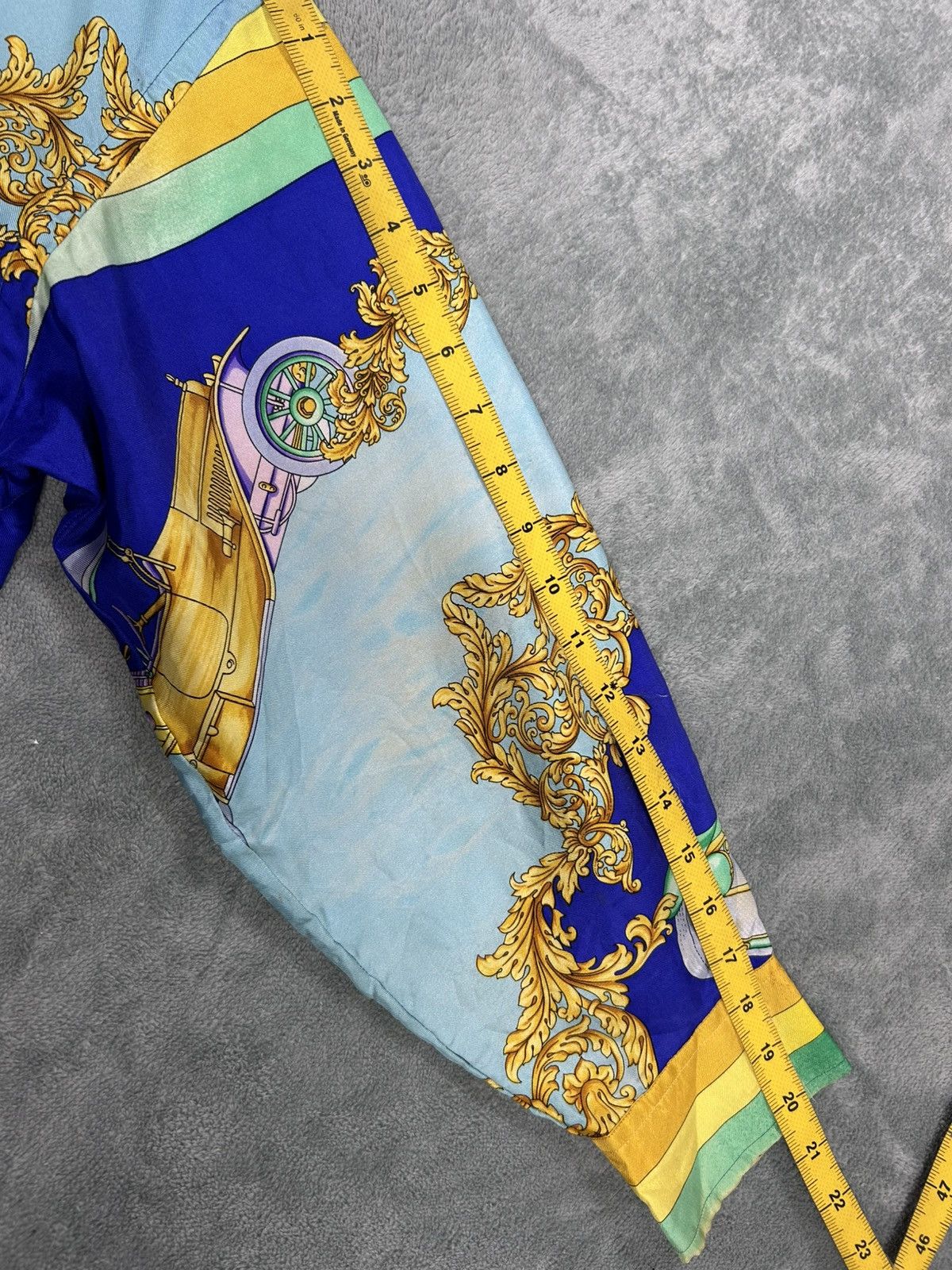 Versace Vintage Versace Sport Silk Venetian Shirt Size US L / EU 52-54 / 3 - 19 Thumbnail