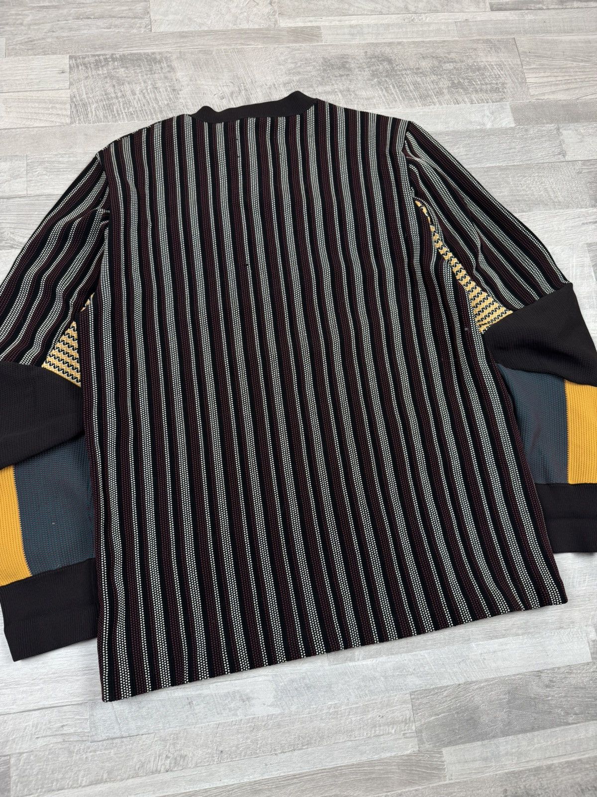 Toga Toga Archives x H&M Avant Garde Patch Long Sleeve Size US M / EU 48-50 / 2 - 6 Thumbnail
