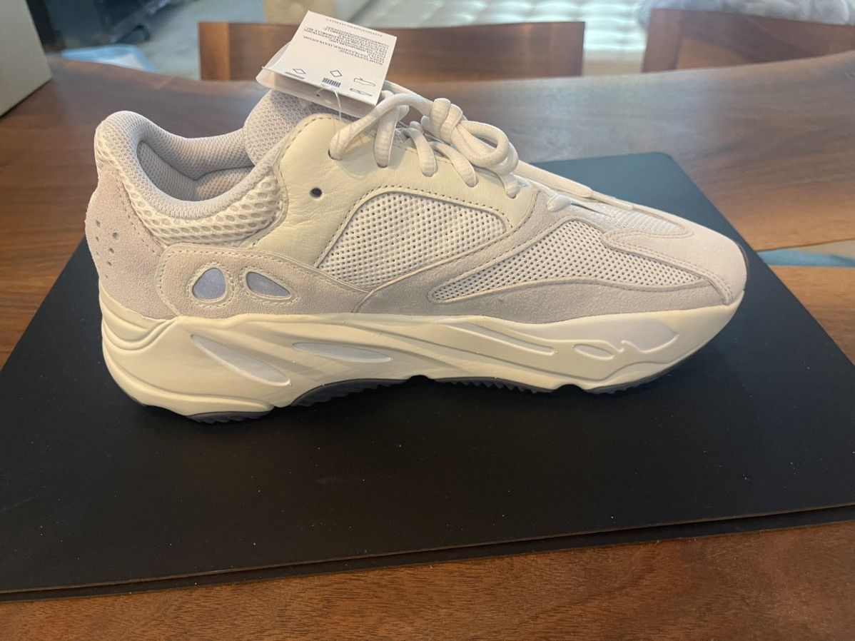 Yeezy Yeezy Boost 700 Salt DS 9.5 w/ Box & Tags Size US 9.5 / EU 42-43 - 4 Thumbnail