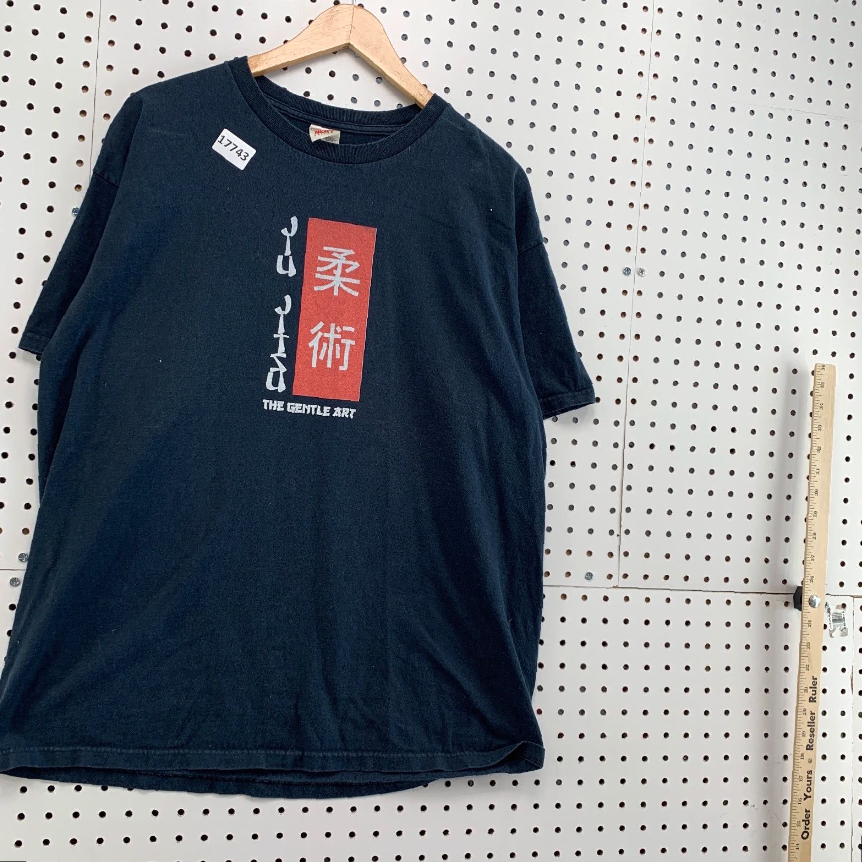 Fruit Of The Loom VINTAGE The Gentle Heat Shirt Black Adult XL Short Sleeve JUJUTSU Fits 22X28 Size US XL / EU 56 / 4 - 4 Thumbnail