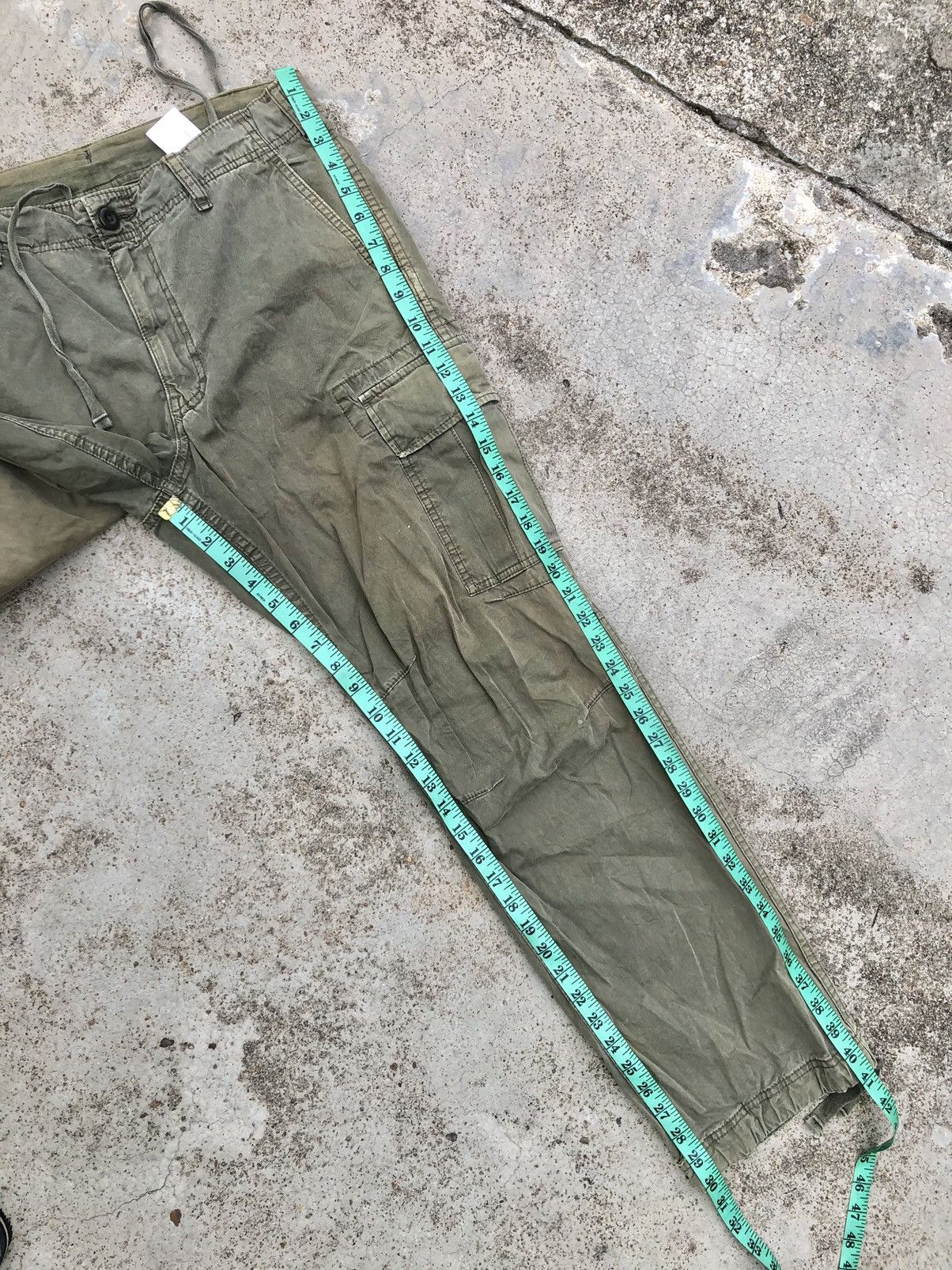 Uniqlo SUN FADED SIX POCKET CARGOPANT Size US 33 - 18 Thumbnail