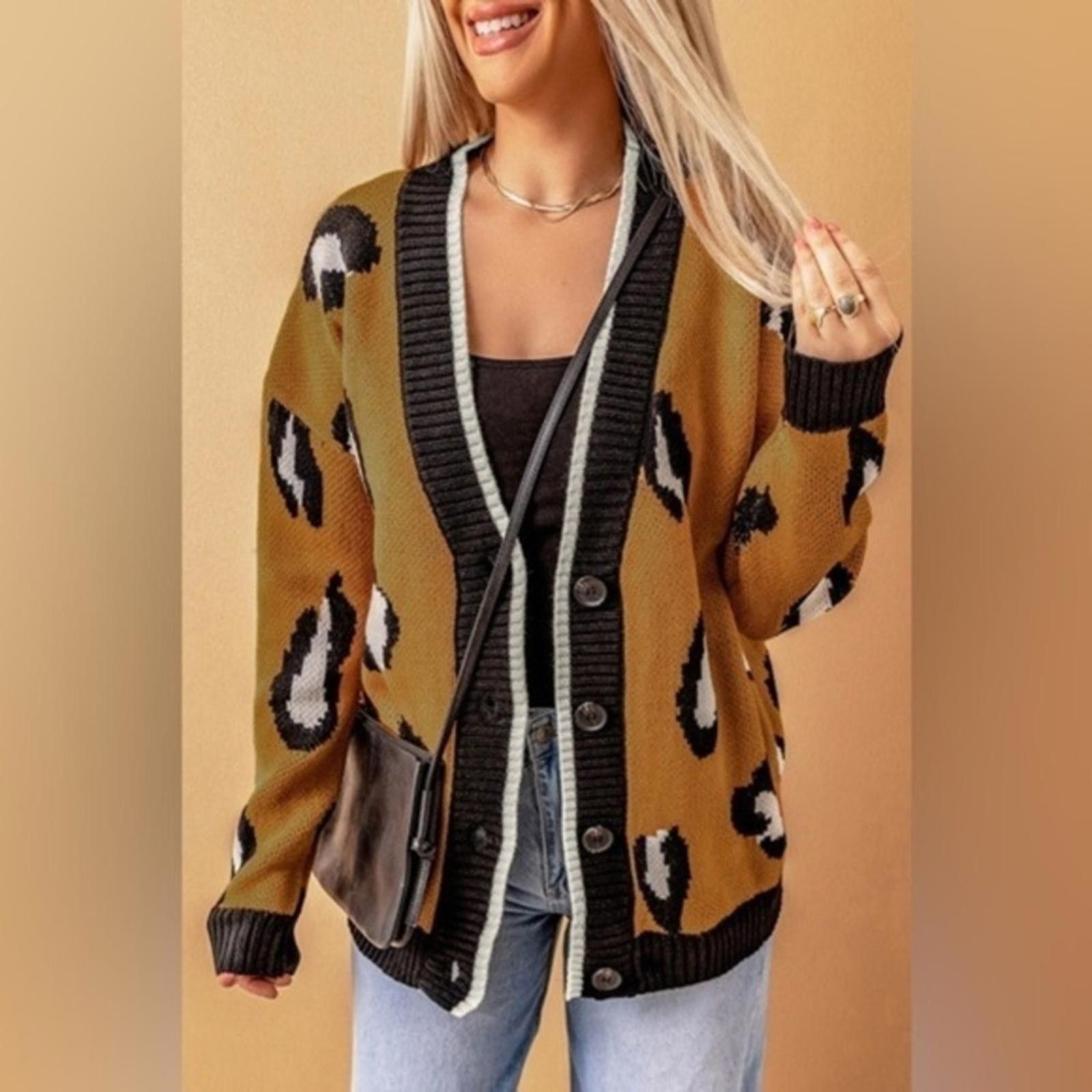 Designer Leopard Print Cardigan Sweater NWT​​​​​​​​ Size L / US 10 / IT 46 - 1 Thumbnail