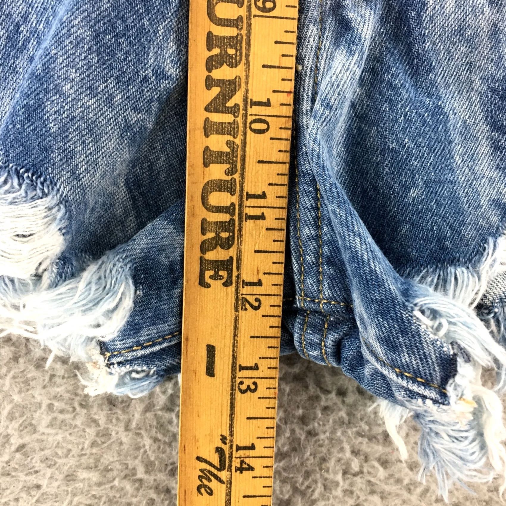 Vintage Arizona Jean Co. High Rise Vintage Cut-Off Shorts Womens 11 Blue Acid Wash Denim Size 32" / US 10 / IT 46 - 6 Thumbnail