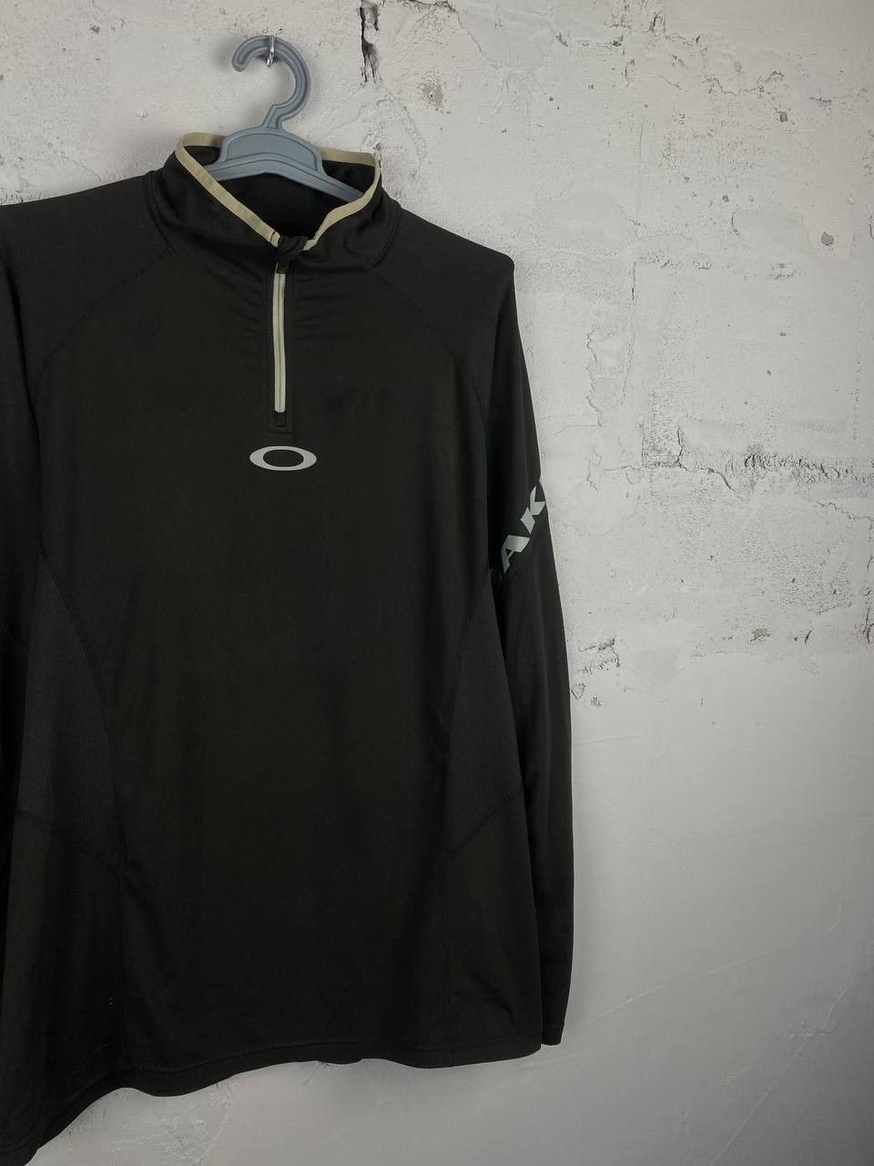 Oakley Oakley Software Center Logo Long Sleeve T Shirt Crewneck Size US XL / EU 56 / 4 - 3 Thumbnail