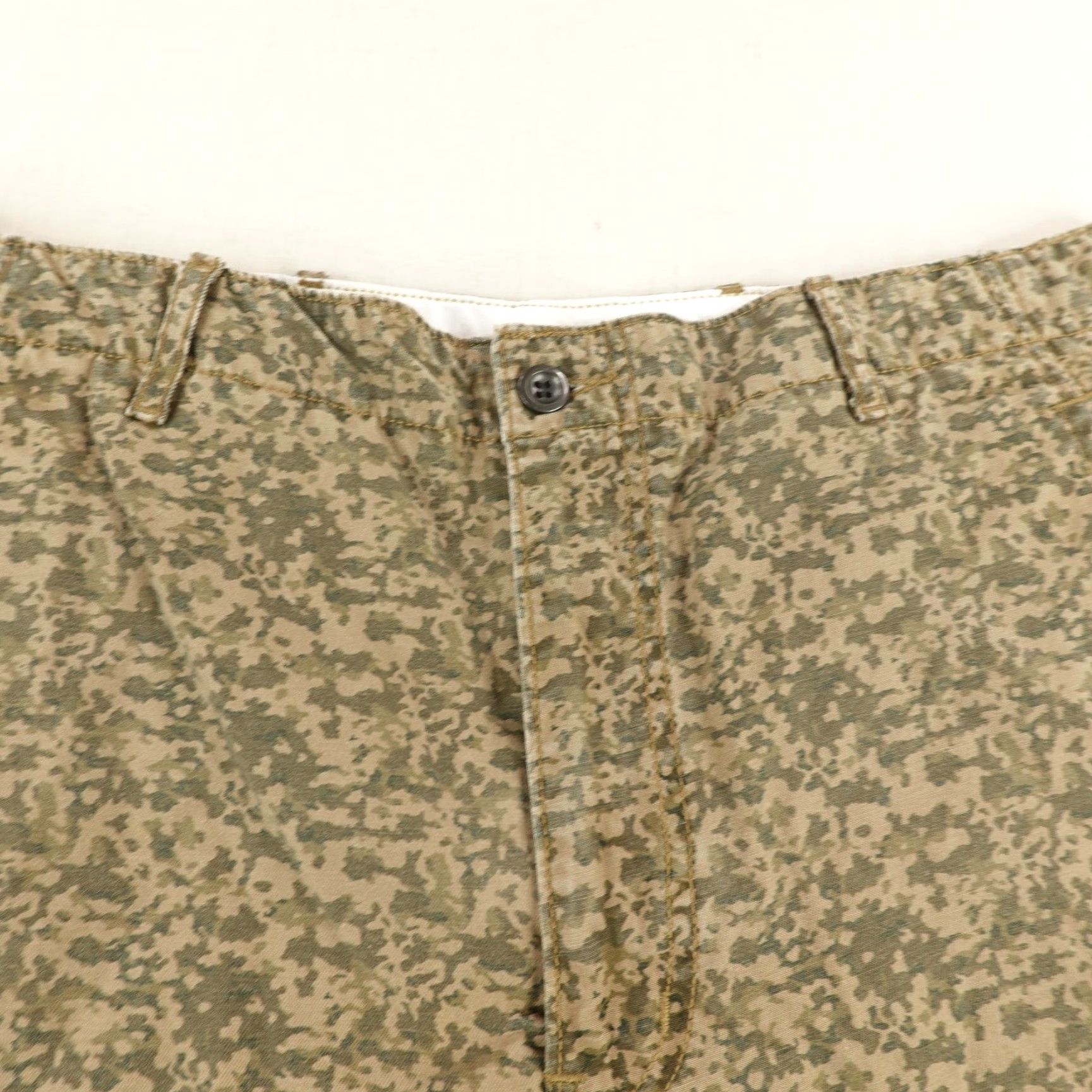 Levi's Levi's Cargo Shorts Mens 38 Beige Camouflage Canvas Outdoors Casual Workwear Size US 36 / EU 52 - 2 Thumbnail