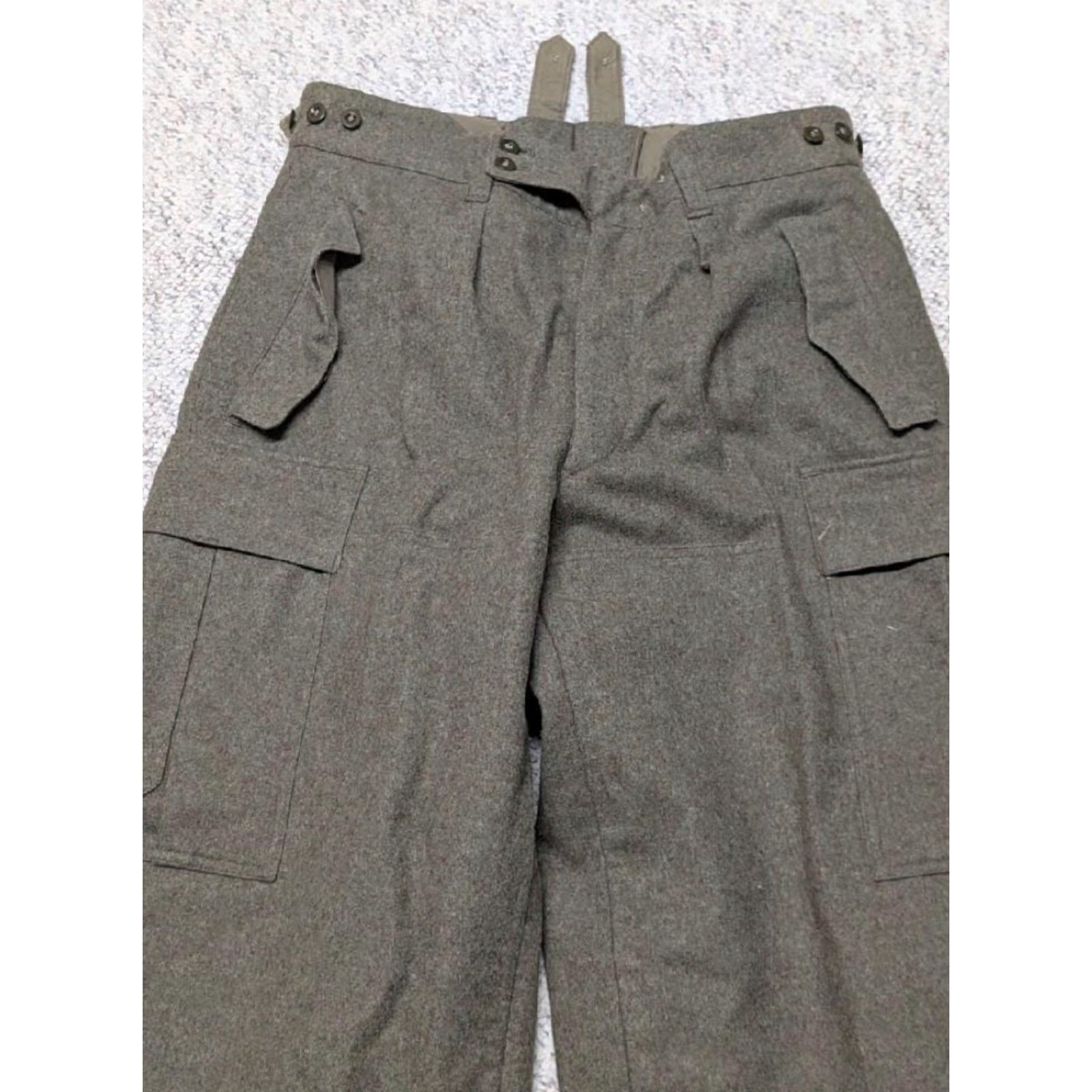 Vintage VINTAGE military thick wool ARMY pants TROUSERS 30x32 green CARGO Germany Mens Wool Cargo 30x32 Green 1940s? Size US 30 / EU 46 - 8 Thumbnail