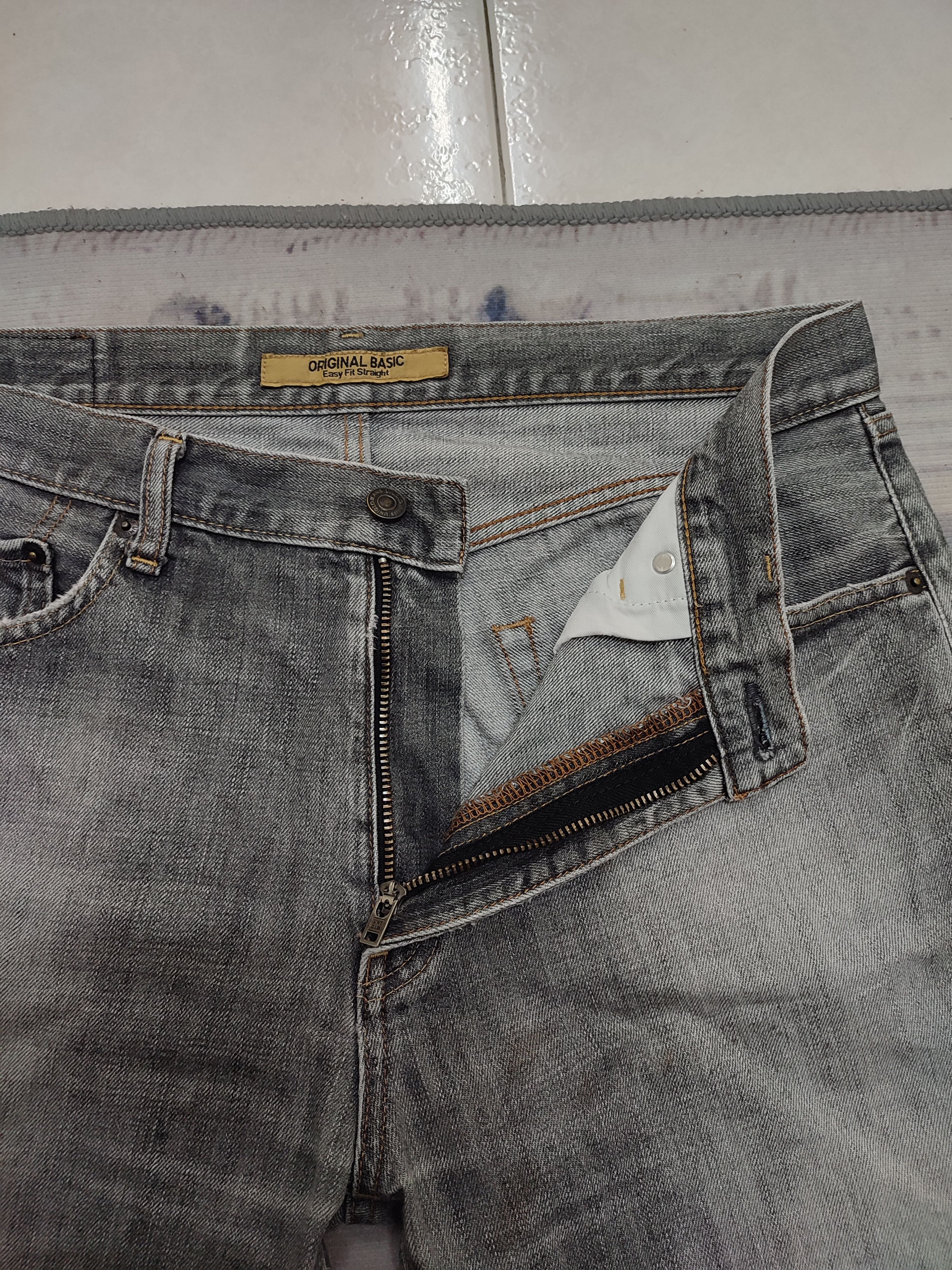 Uniqlo 💥Need Gone💥 90s Uniqlo Distressed Denim Size US 35 - 4 Thumbnail