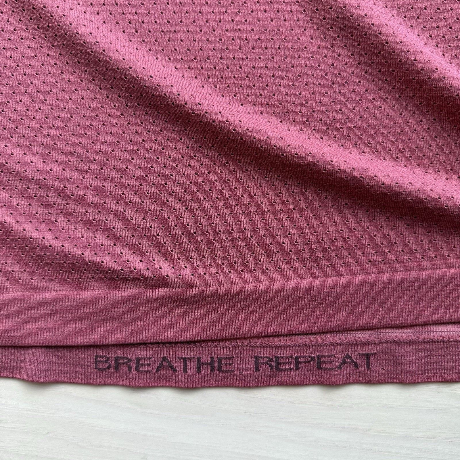 Lululemon Lululemon Metal Vent Shirt 2XL Red Yoga Running Workout Size US XXL / EU 58 / 5 - 6 Thumbnail