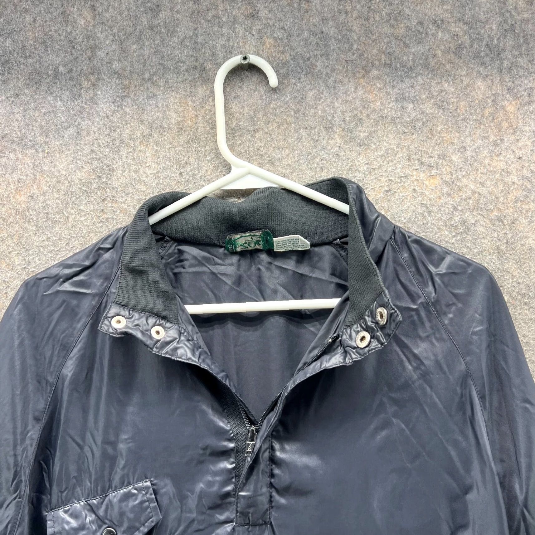 Izod VINTAGE IZOD Jacket Mens Large Black Quarter Zip Nylon Windbreaker Bomber Rain Coat Jacket Mens Black Windbreaker IZOD -(Item) Size US L / EU 52-54 / 3 - 4 Thumbnail