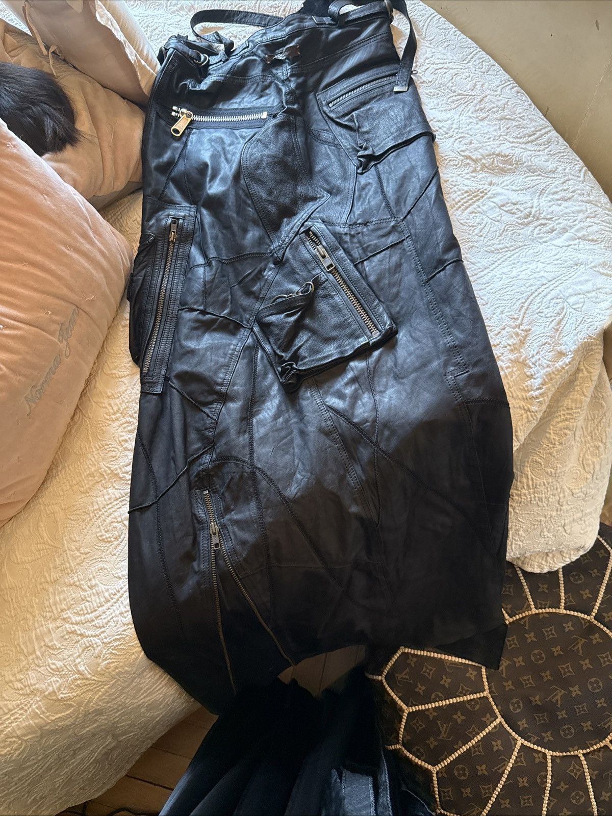 Le Grande Bleu (L.G.B.) Black leather cargo skirt Size 27" / US 4 / IT 40 - 5 Thumbnail