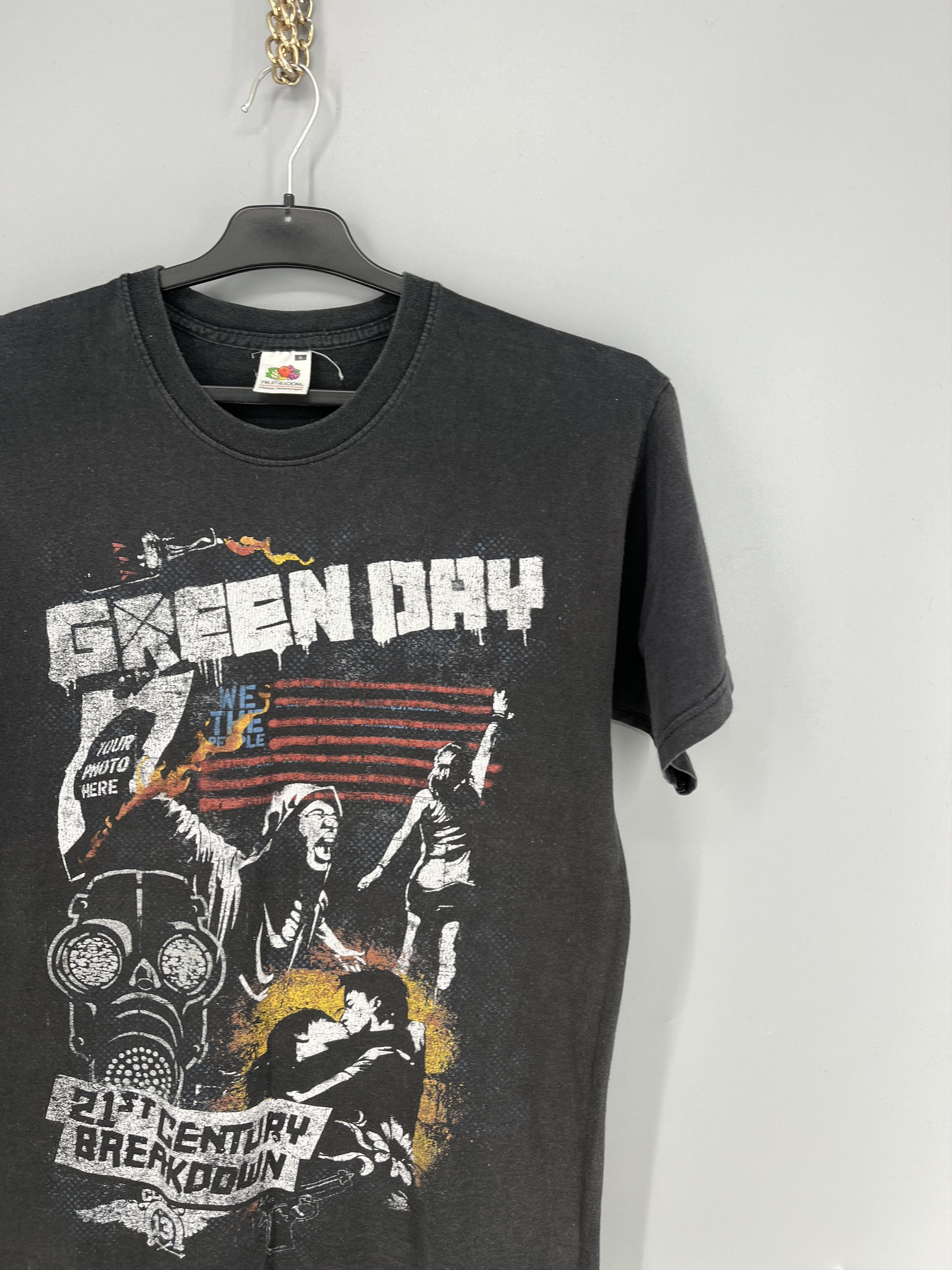 Band Tees Green Day Vintage Shirt 2009 Shirt Size US S / EU 44-46 / 1 - 5 Thumbnail