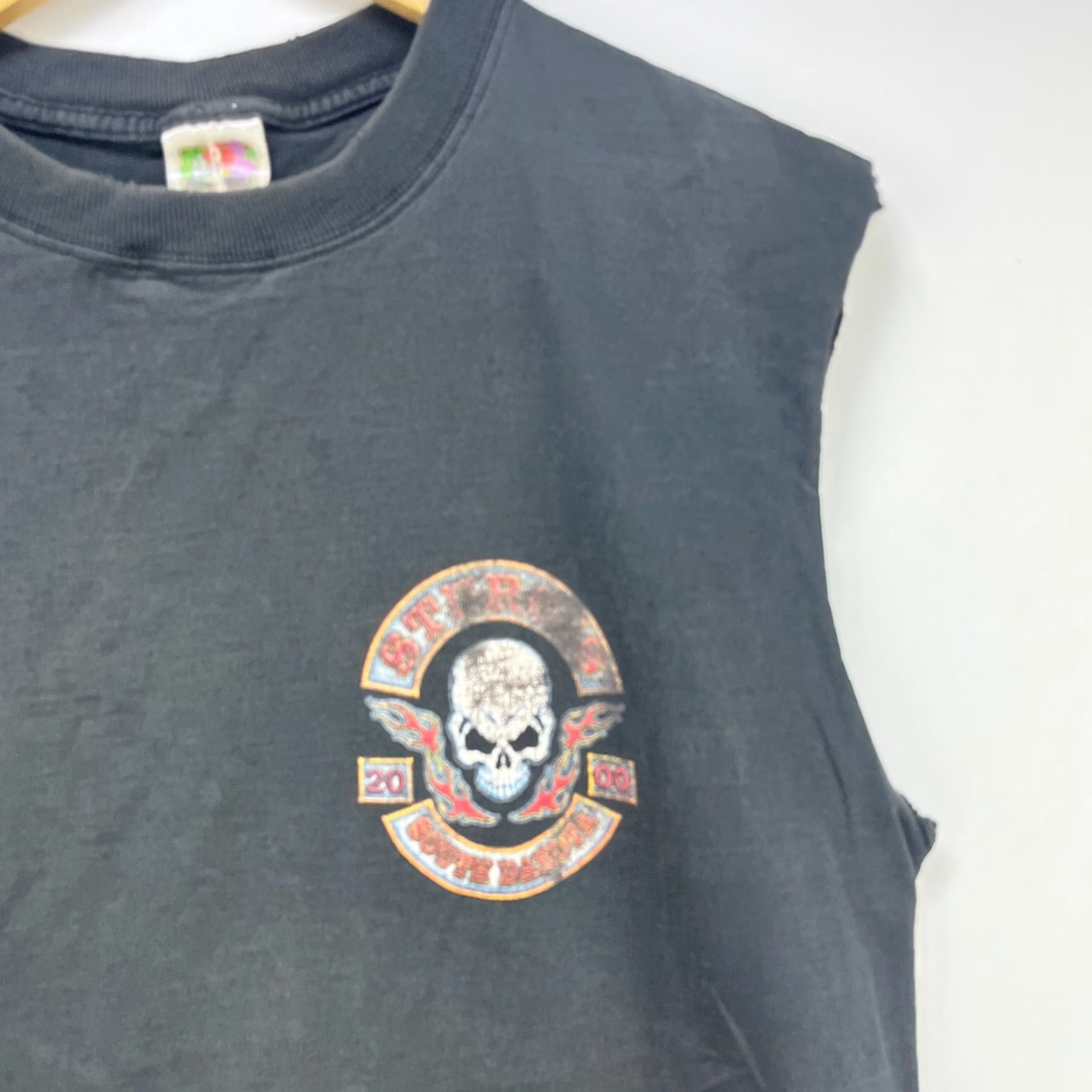 Vintage VINTAGE Sturgis Shirt Men L Black 2000 Sun Faded Biker Skull Flames T Shirt Harley Size US L / EU 52-54 / 3 - 7 Thumbnail