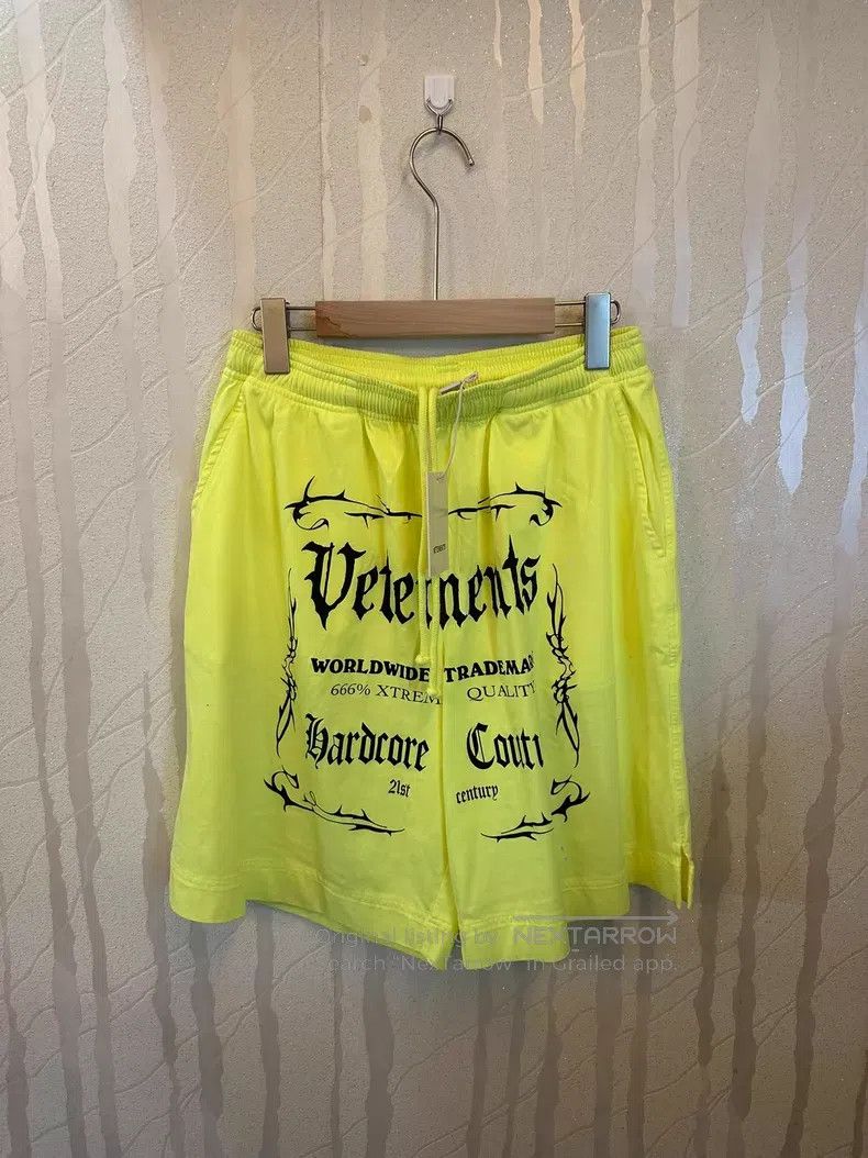 Vetements VETEMENTS size M Sanskrit Fluorescent Green Shorts Size US 27 - 1 Thumbnail