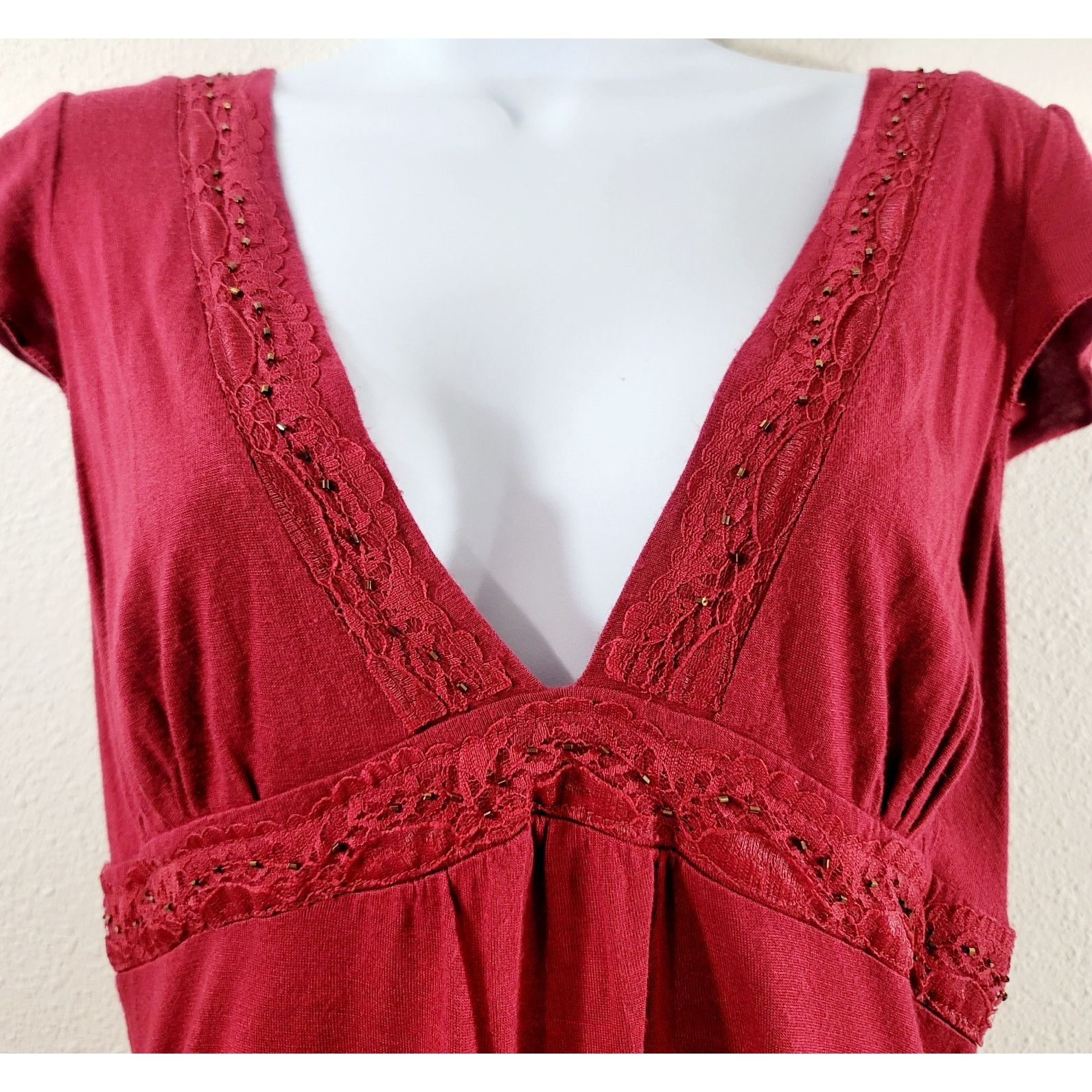 Other Miss Chievous Burgundy Bead Lace V Neck Top XL Capped Sleeve Size XL / US 12-14 / IT 48-50 - 2 Thumbnail