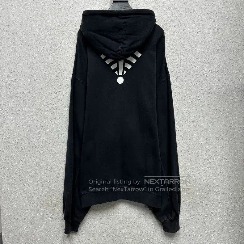Balenciaga Balenciaga Arrow WiFi Print Hoodie. Size US L / EU 52-54 / 3 - 2 Thumbnail