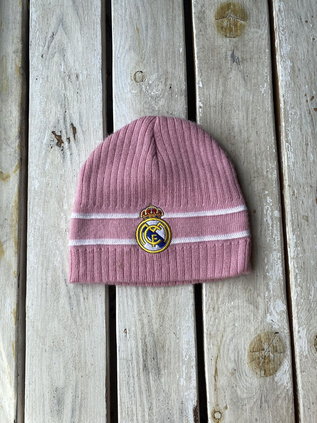 Vintage Real Madrid pink soccer japan style beanie hat Size ONE SIZE - 1 Thumbnail