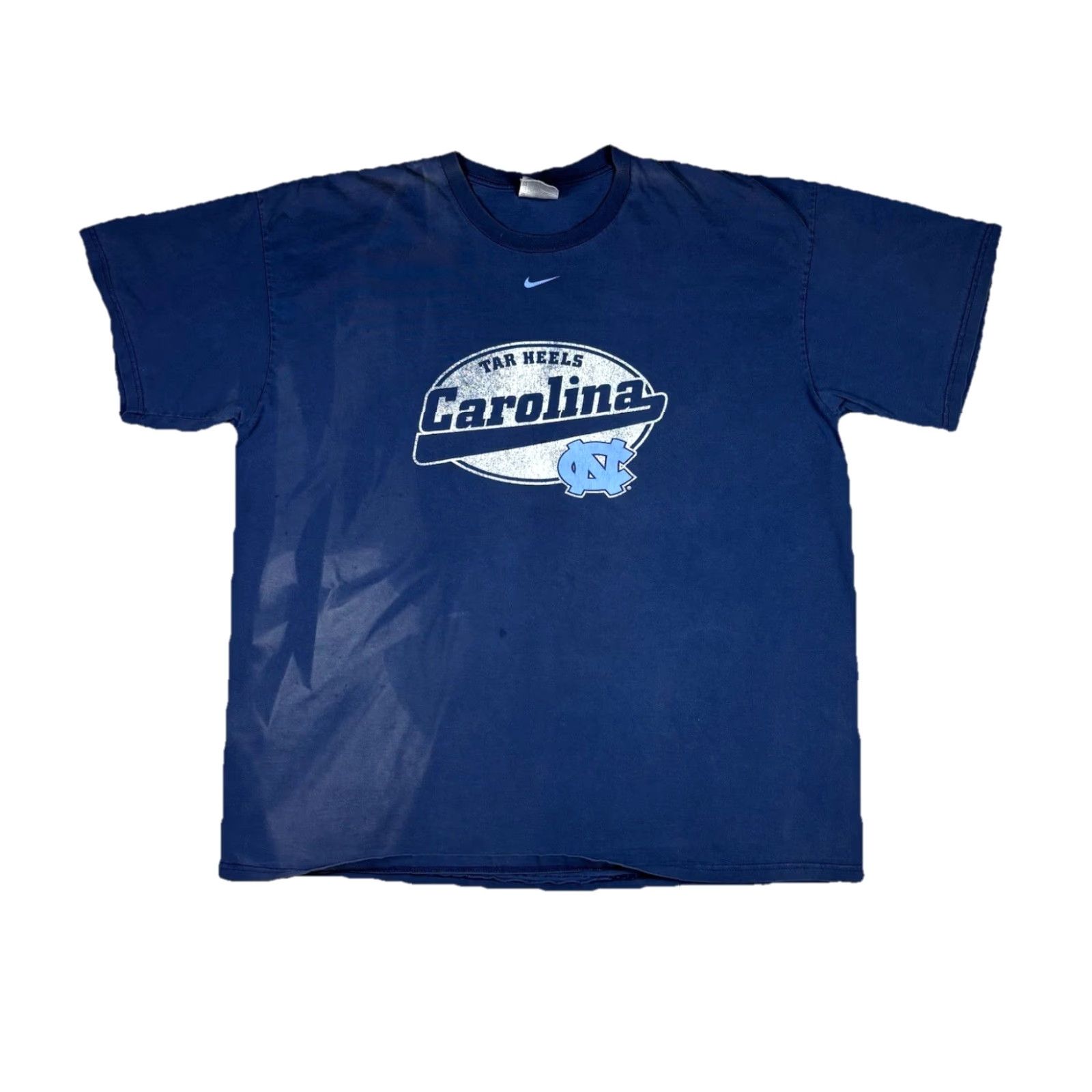 Nike VINTAGE Nike UNC Tarheels T Shirt Center Swoosh Blue 2XL Men Crew Neck Graphic Print 90s Size US XXL / EU 58 / 5 - 2 Thumbnail