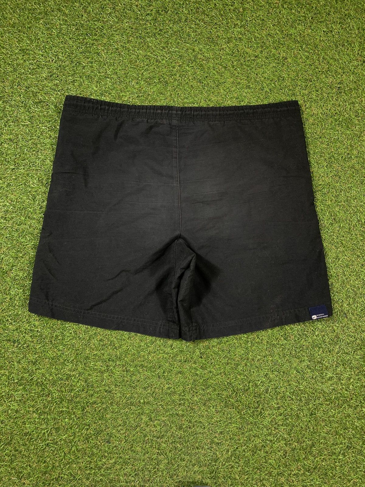 Nike Vintage 90s Nike shorts small swoosh streetwear style size Size US 30 / EU 46 - 4 Thumbnail