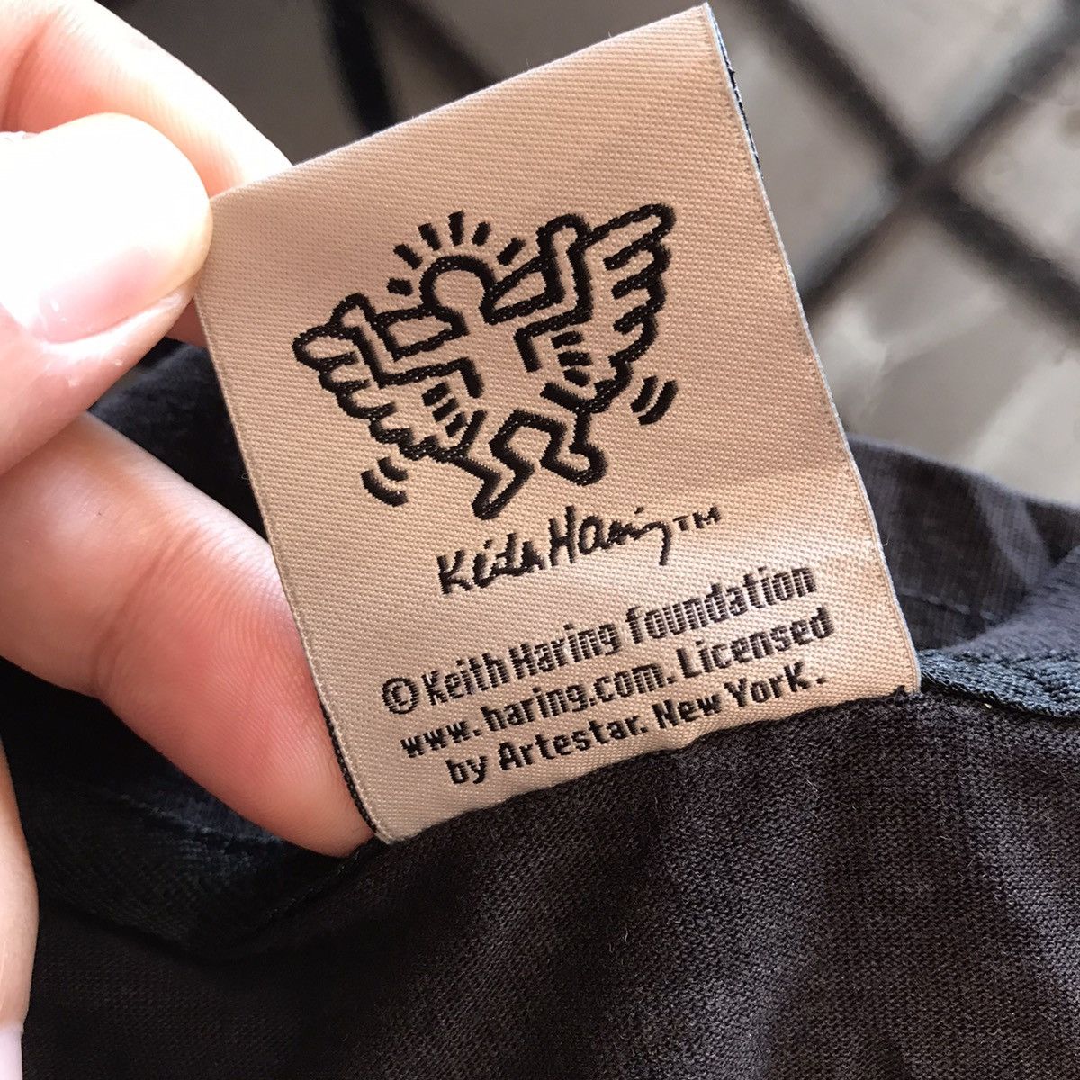Keith Haring × Vintage keith haring Official Tshirt Black Gold Pattern Size US L / EU 52-54 / 3 - 7 Thumbnail