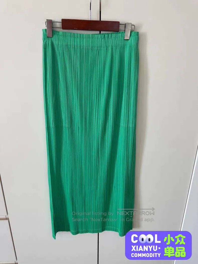 Issey Miyake Issey Miyake size:3 Green Pleated Midi Skirt Size 22" - 1 Thumbnail
