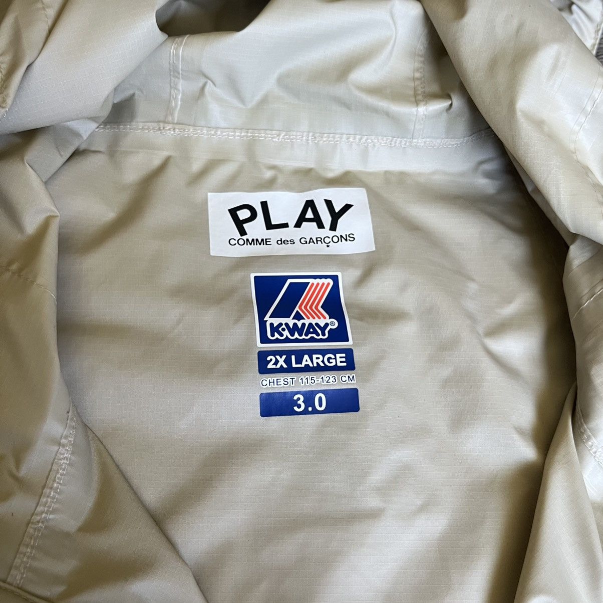 Comme des Garcons PLAY × K-Way Comme des Garcons Play K Way Full Zip Packable Jacket Beige Size US XXL / EU 58 / 5 - 10 Thumbnail