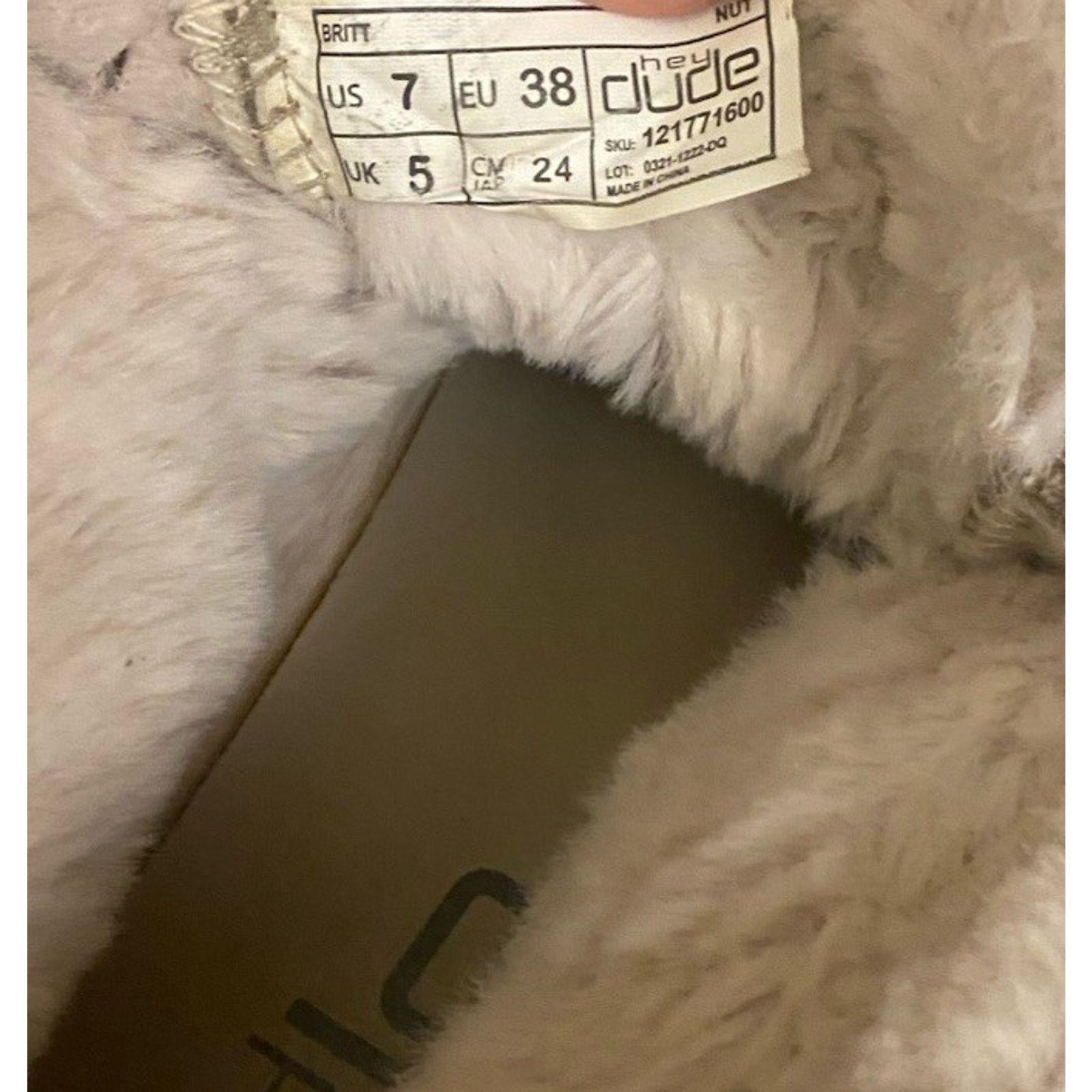 Other Hey Dude Britt Womens 7 Faux Fur Slip On Shoes Beige Wendy Size US 7 / IT 37 - 7 Thumbnail