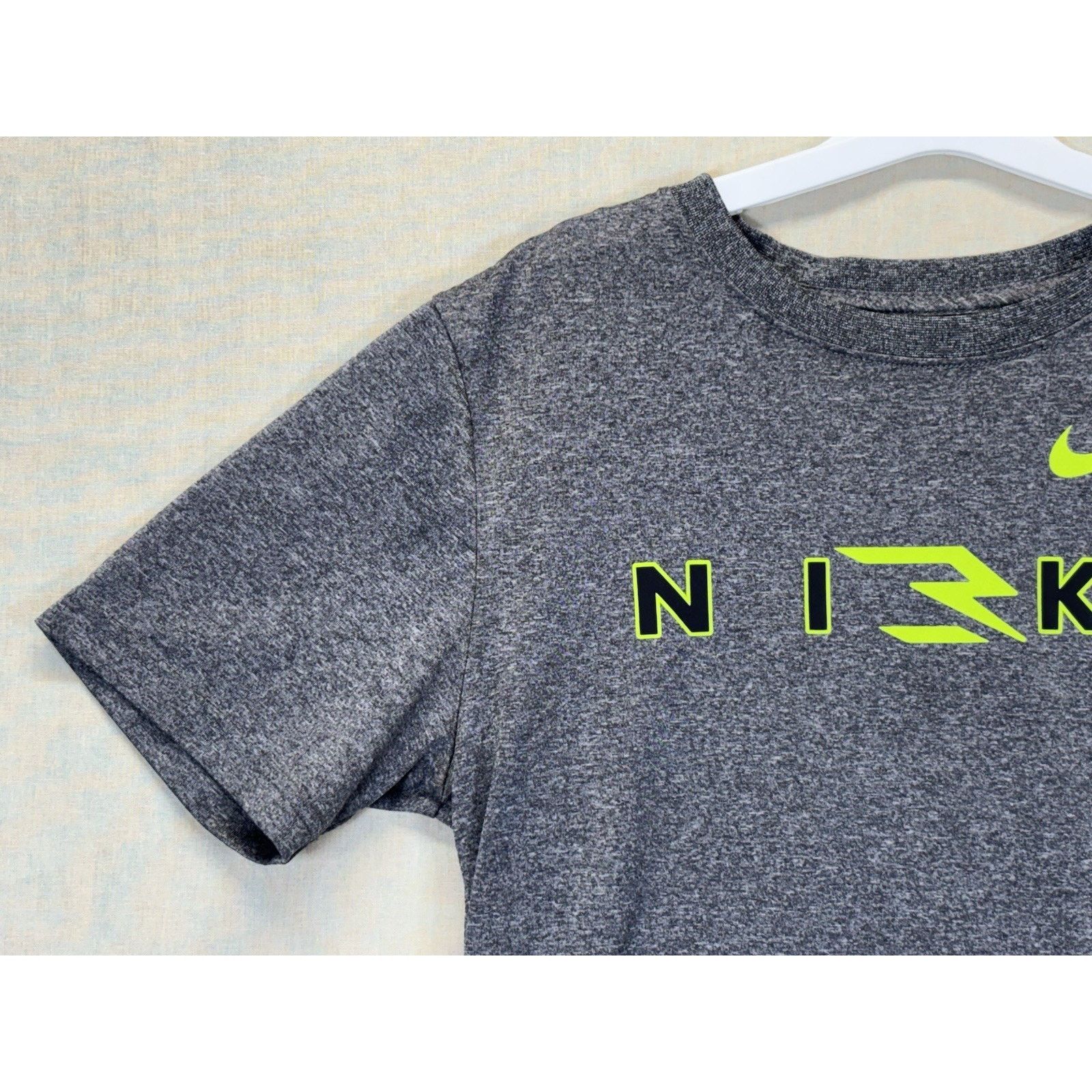 Nike Nike Dri-Fit Youth Large Gray Graphic T-Shirt Boys L Size US L / EU 52-54 / 3 - 8 Thumbnail