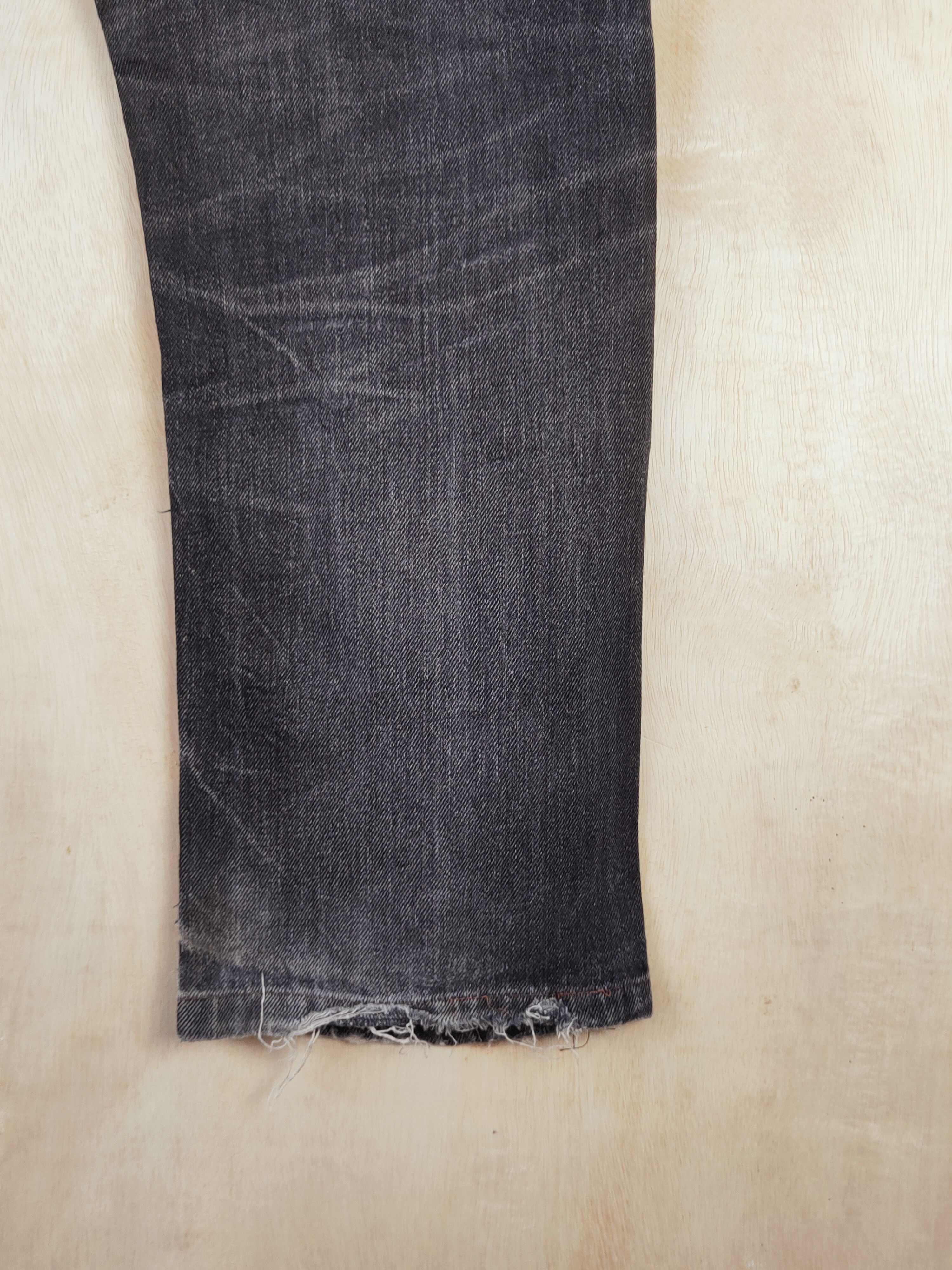 Japanese Brand Uniqlo Black Faded Distressed Ripped Jeans #S2670 Size US 32 / EU 48 - 12 Thumbnail