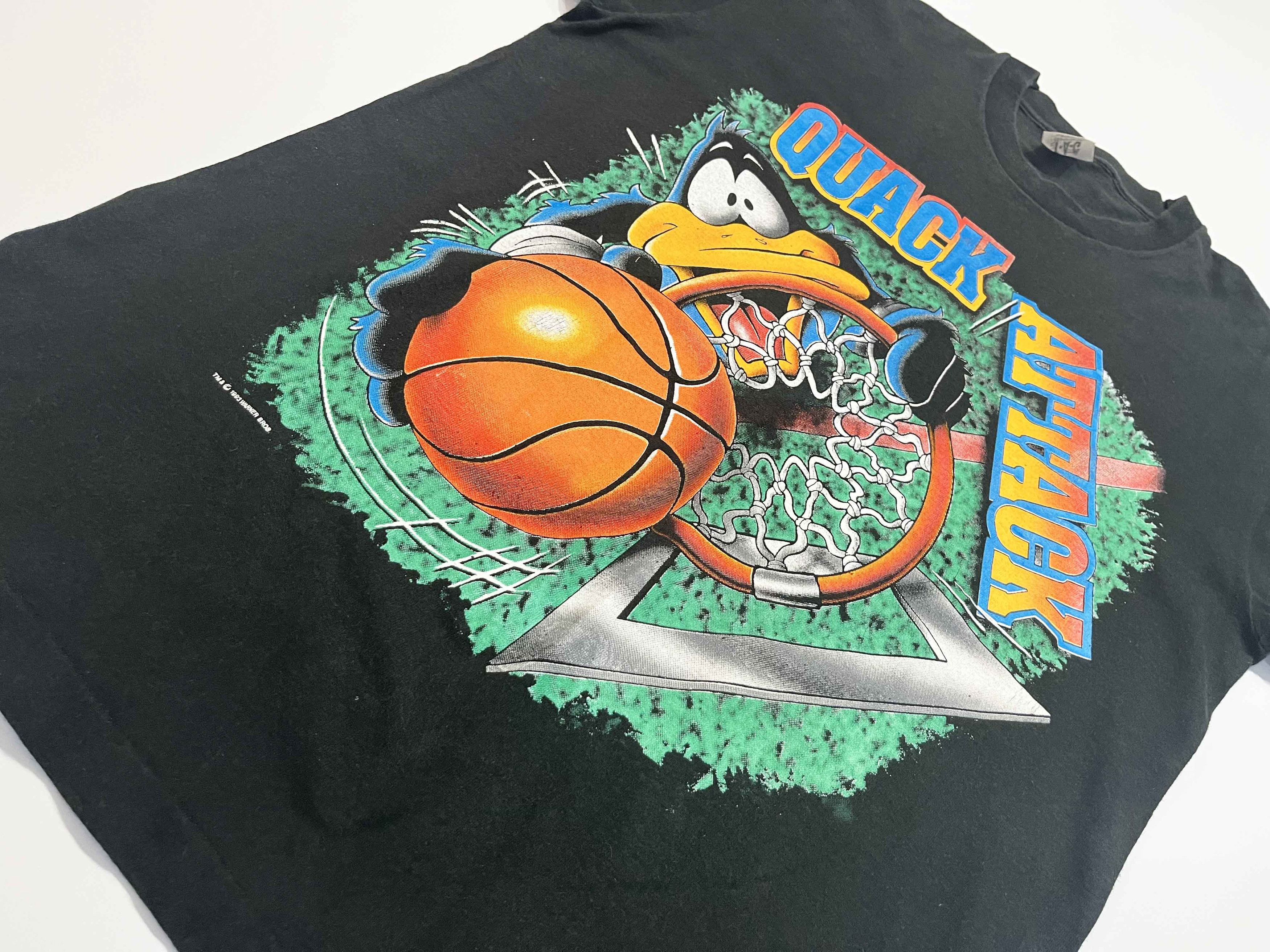 Vintage Vintage TAG 1993 Quack Attack Basketball T-Shirt Size US M / EU 48-50 / 2 - 6 Thumbnail