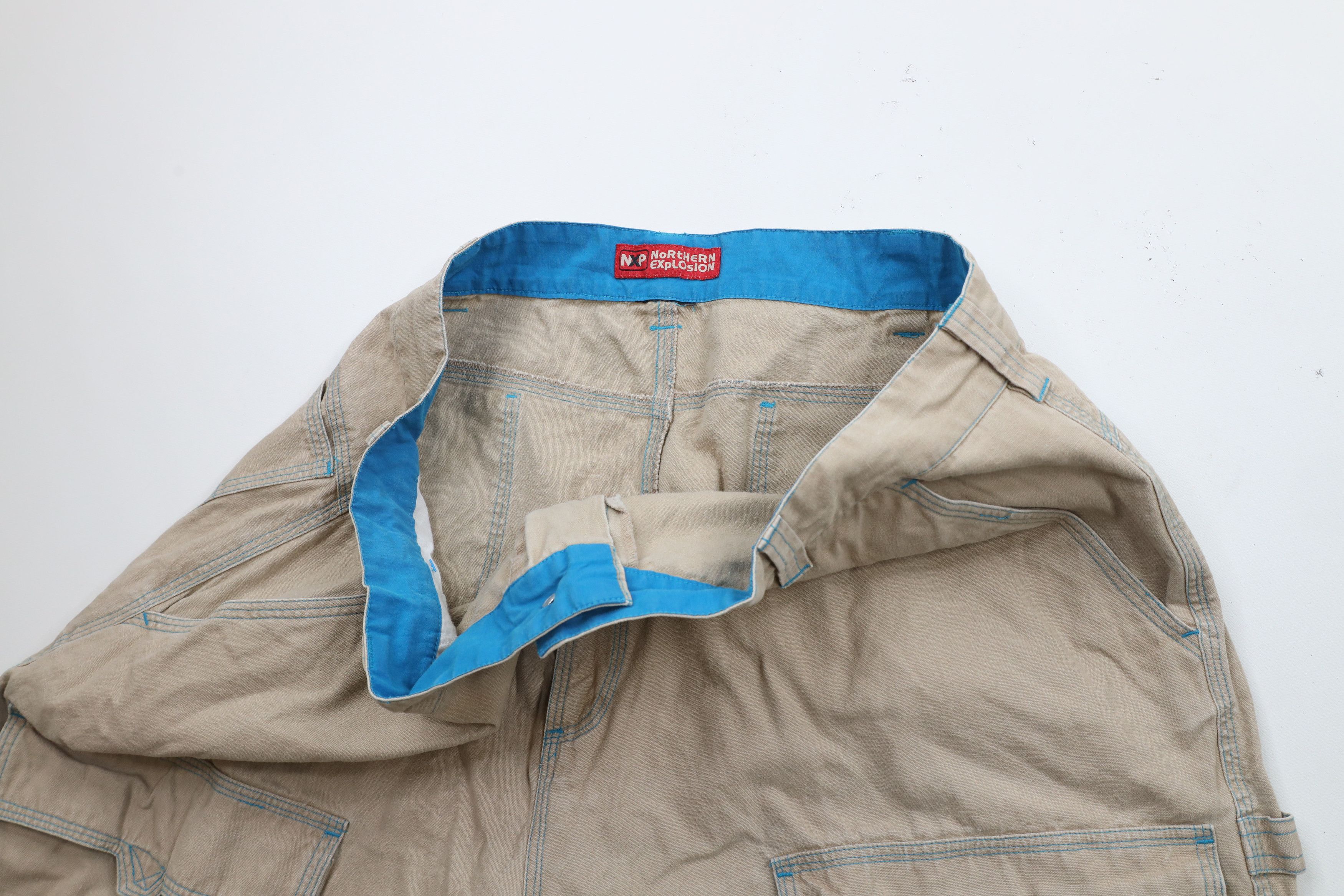 Vintage Vintage 90s Streetwear Fit Big Pocket Cargo Shorts Beige Size US 36 / EU 52 - 7 Thumbnail