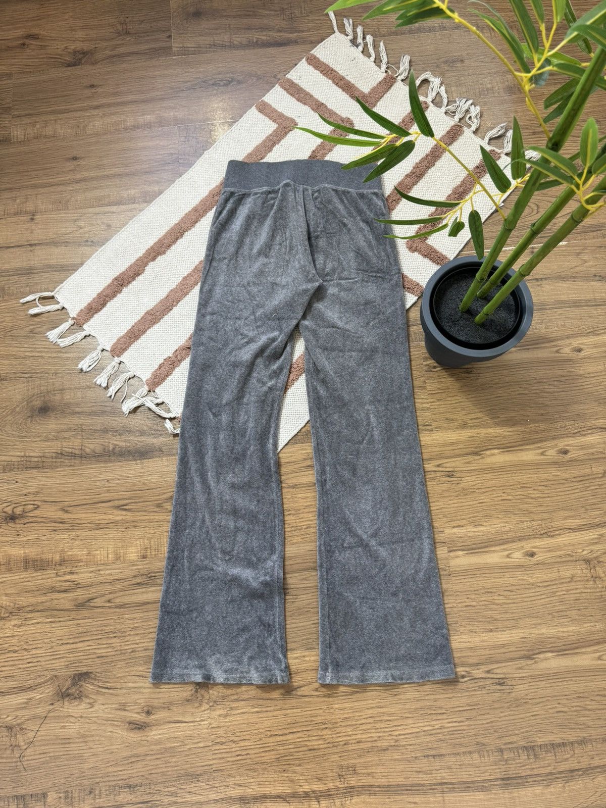 Bebe VINTAGE BEBE 2000s VELOUR STRAIGHT PANTS Size 26" / US 2 / IT 38 - 8 Thumbnail