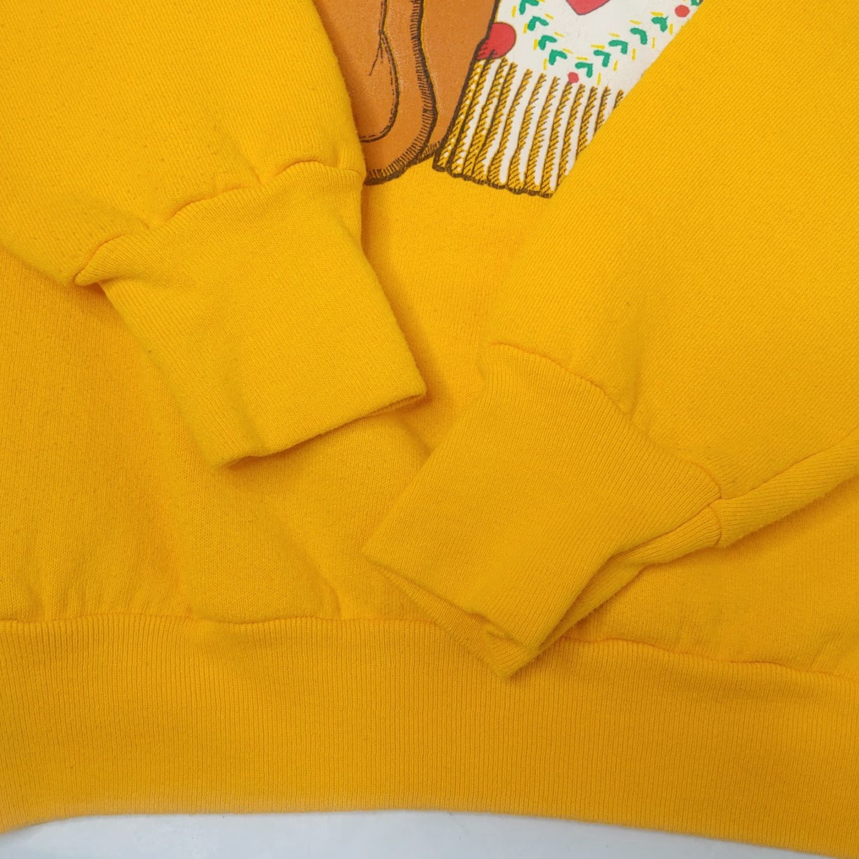 Fruit Of The Loom VINTAGE 1990s Christmas Sweatshirt Bear Large Yellow Heart Scarf Santa Airwaves Size US L / EU 52-54 / 3 - 4 Thumbnail